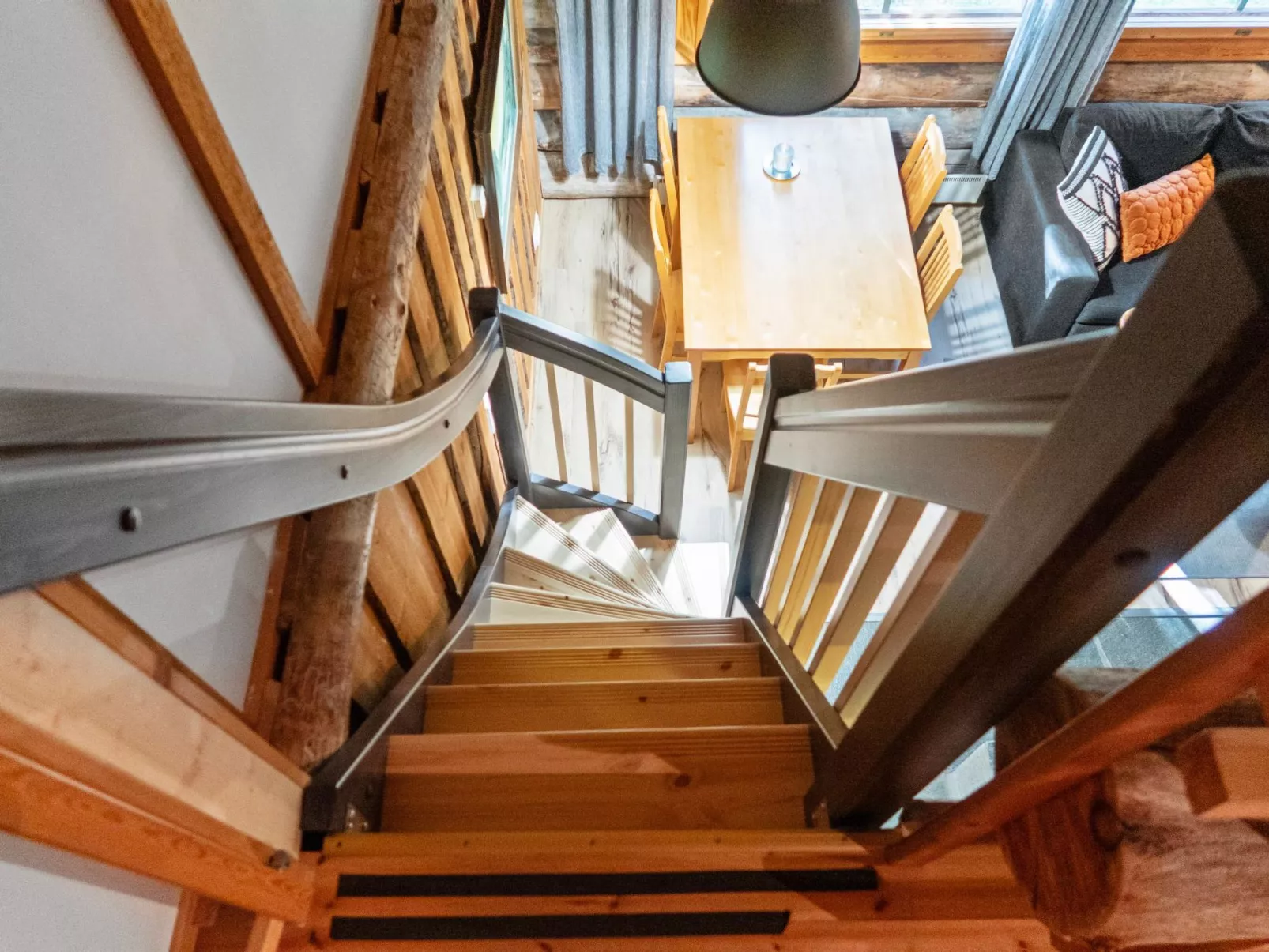 Vuokatinportti a 12-Dedans