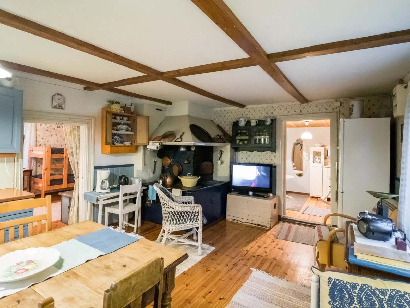 Puutarhurin mökki-Dedans