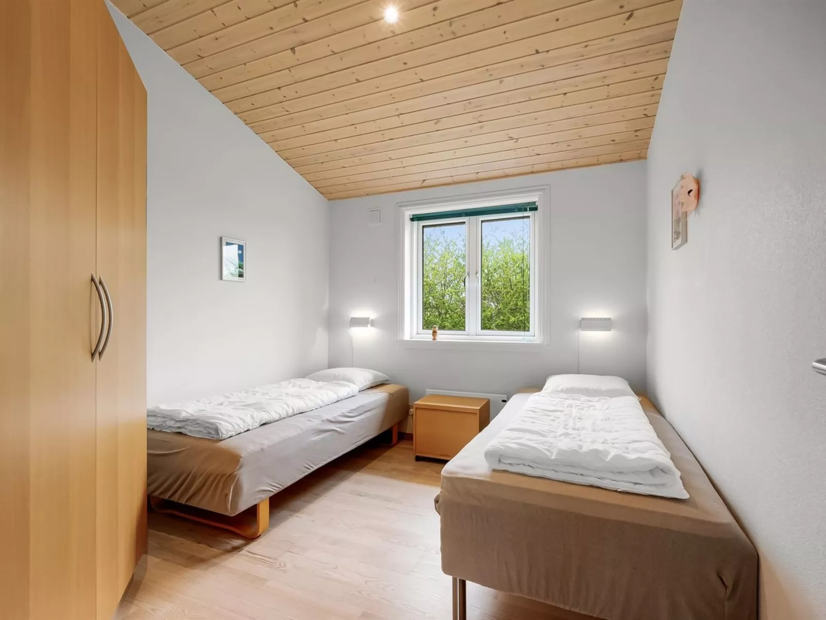 "Gertrud" - 950m to the fjord-Drinnen