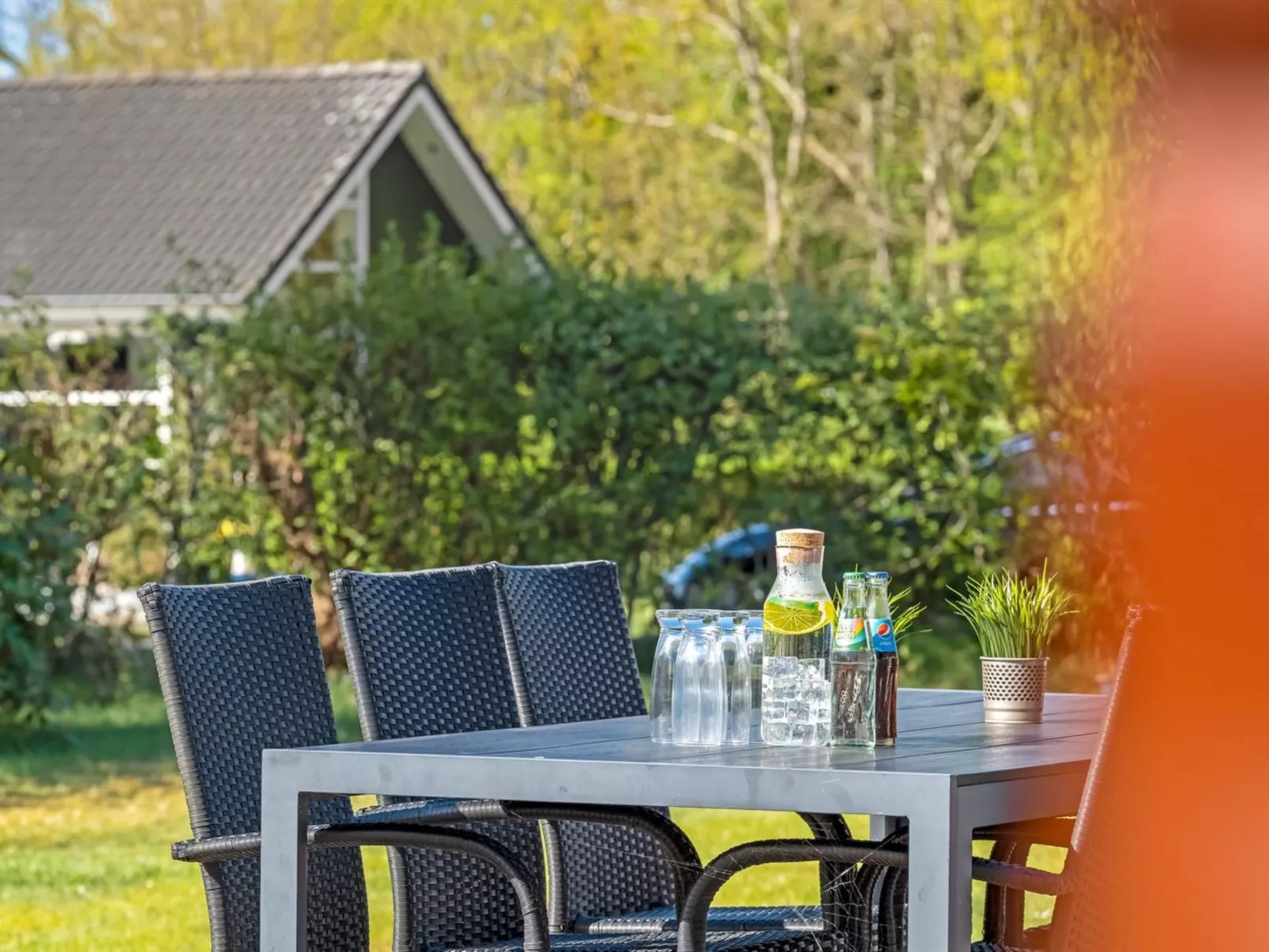 "Elsabet" - 600m to the fjord-Outside