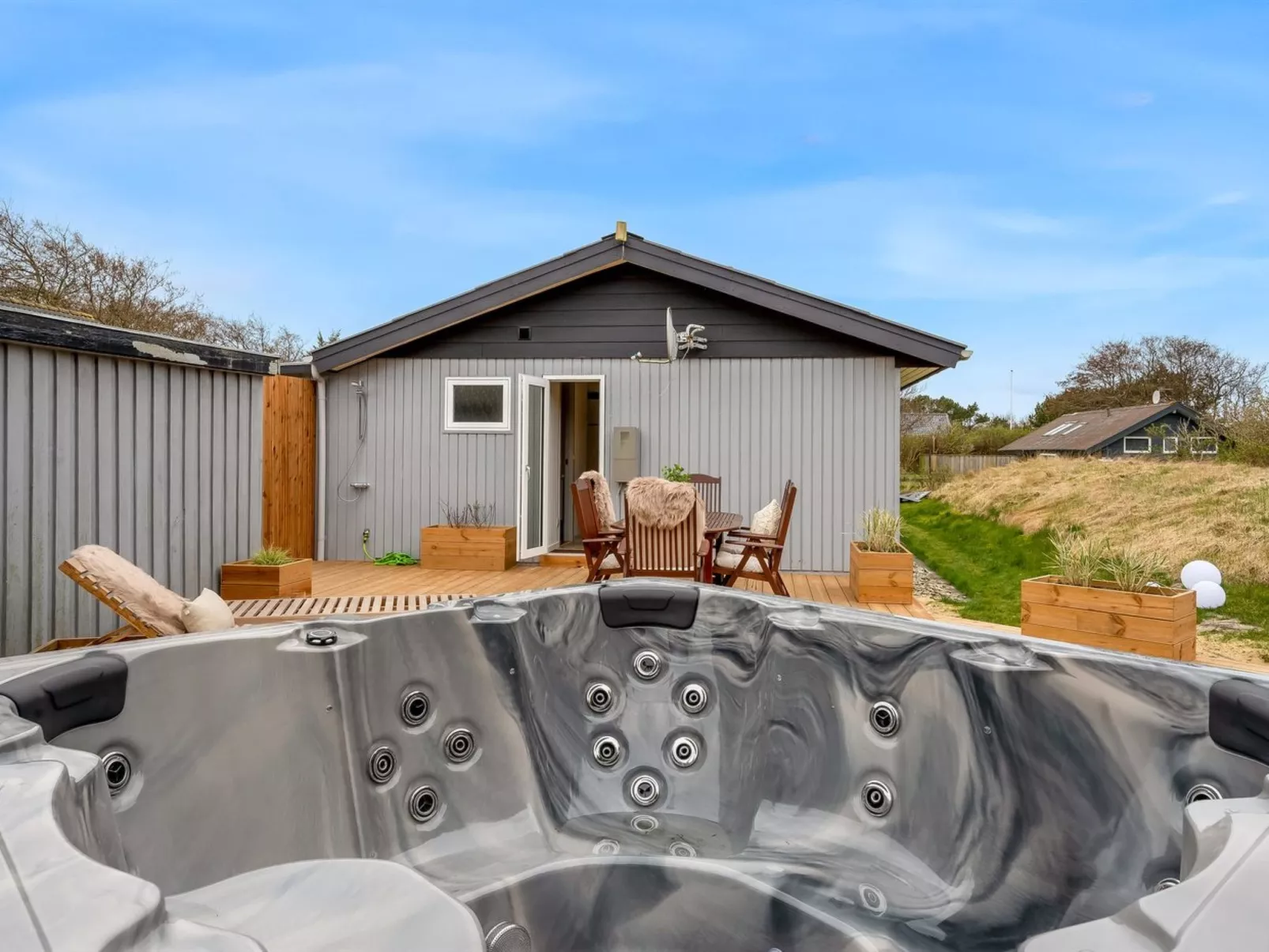 "Heike" - 700m to the fjord-Drinnen