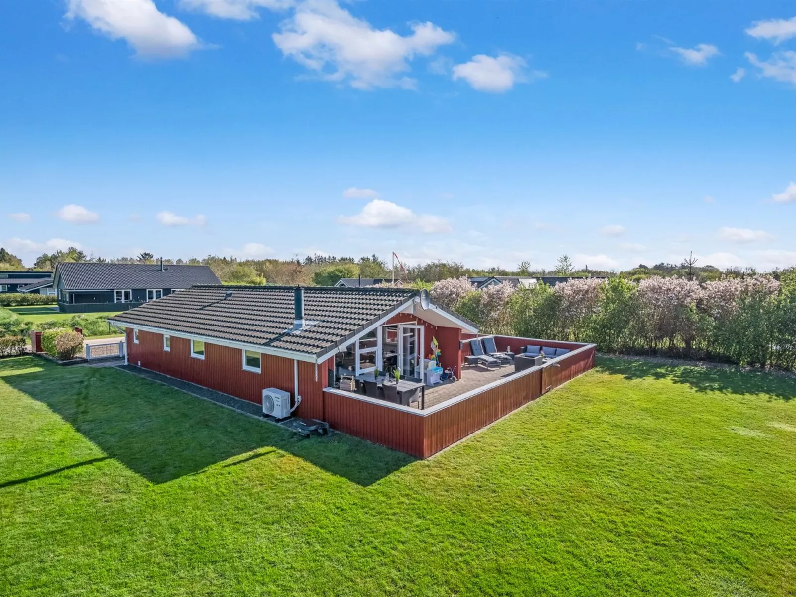 "Seba" - 1km to the fjord-Outside