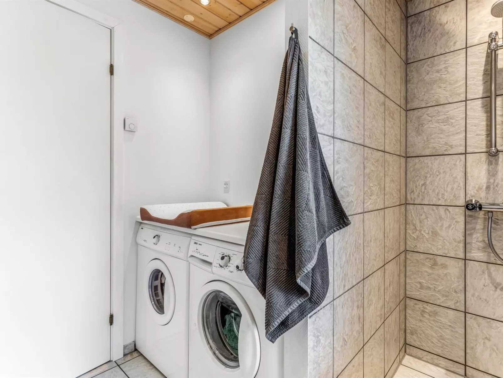 "Varpu" - 1.5km from the sea-Dedans