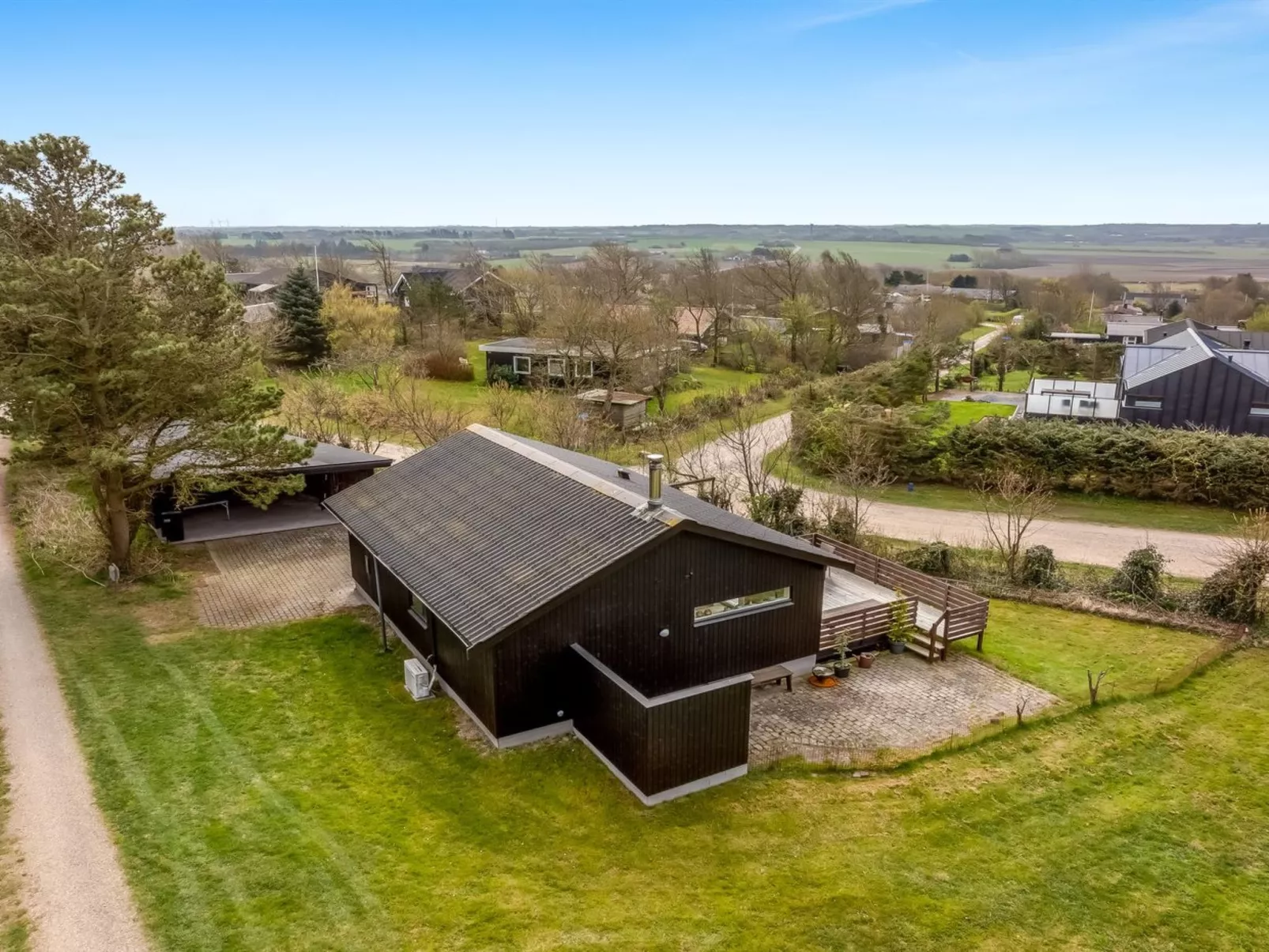 "Lenya" - 300m to the fjord-Outside