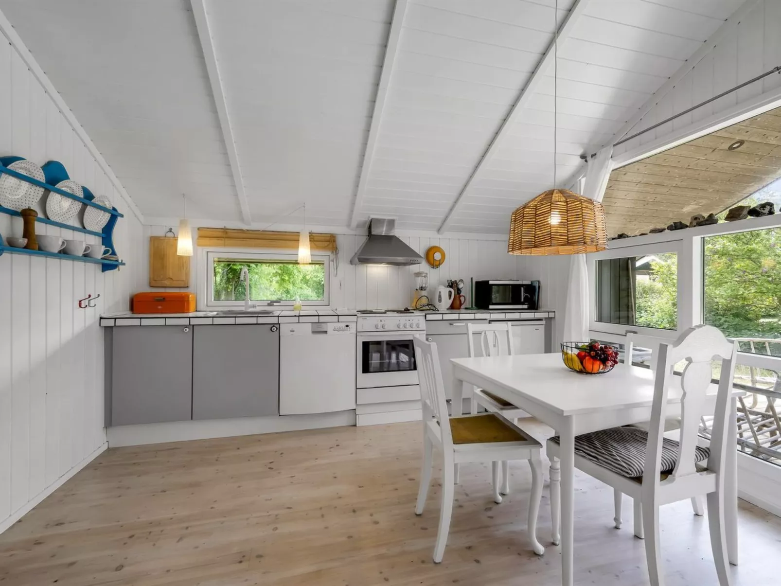 "Nnykka" - 125m from the sea-Inside