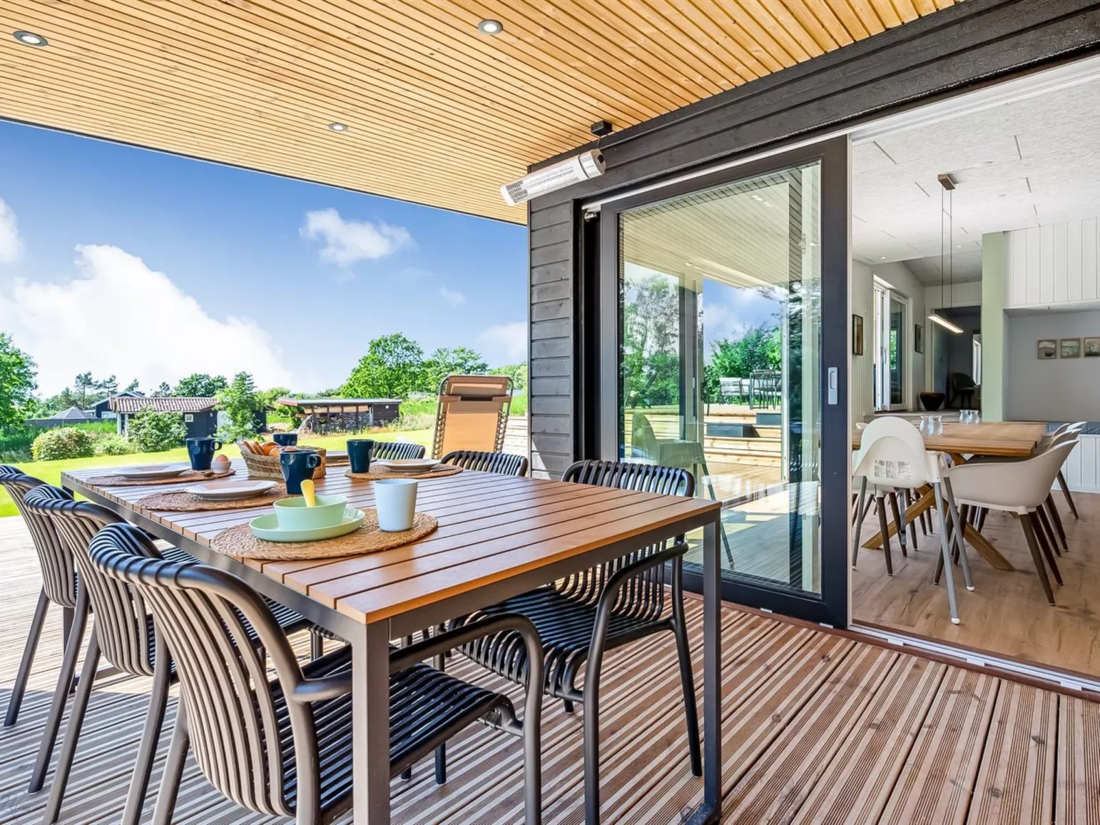 "Arjuna" - 750m from the sea-Outside