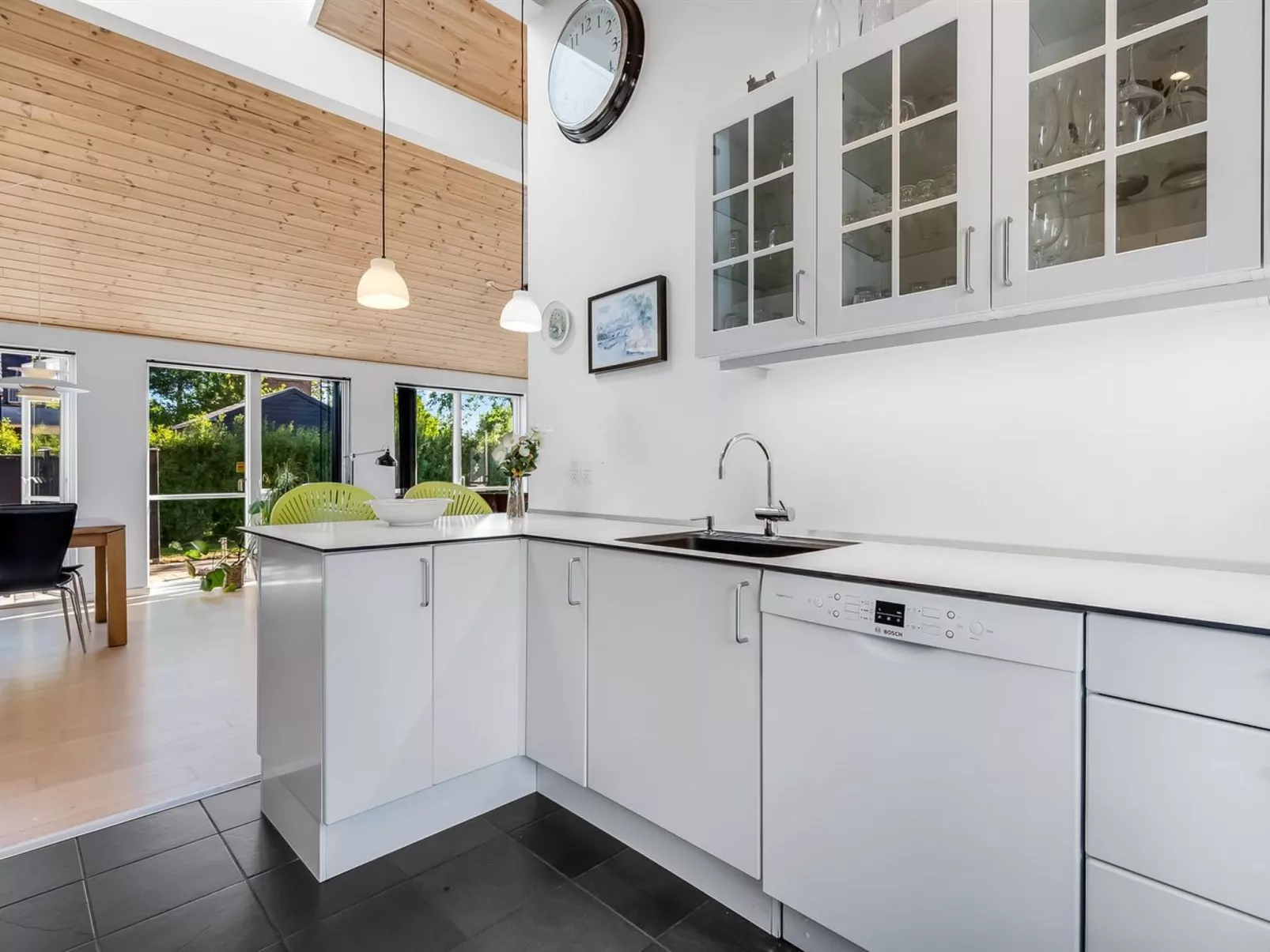 "Shania" - 300m from the sea-Inside