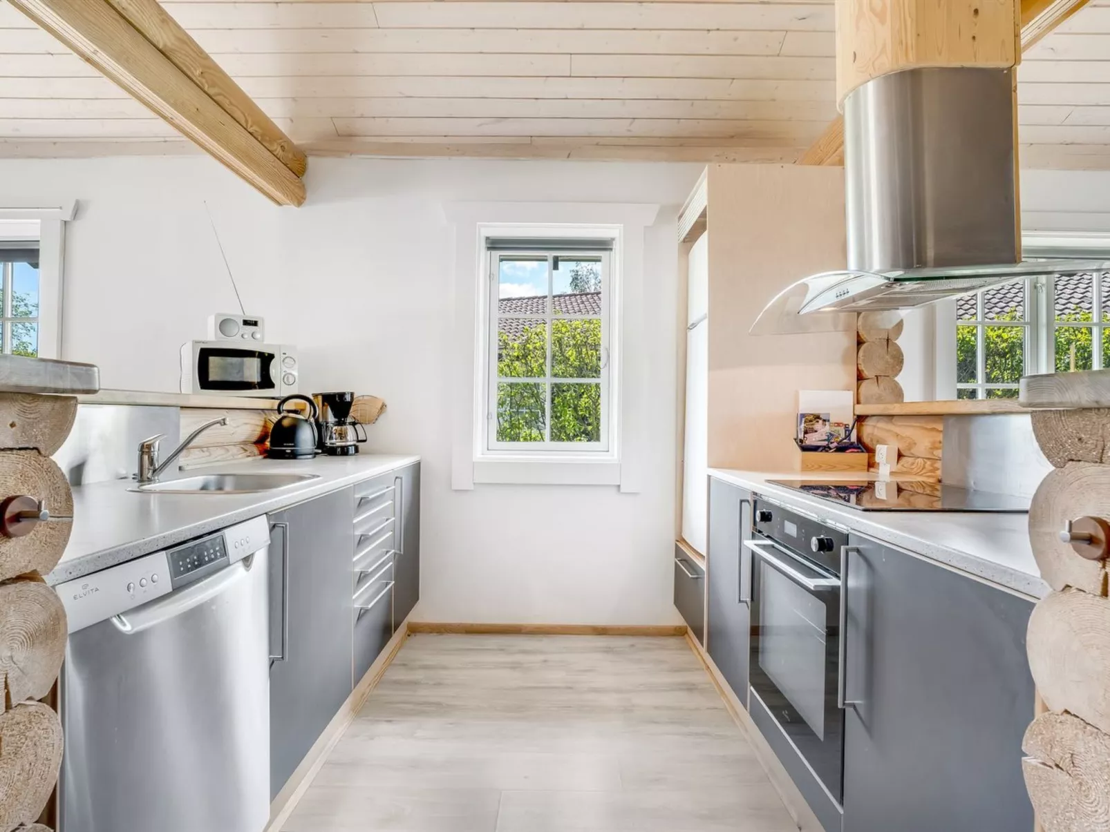 "Edzard" - 900m from the sea-Inside