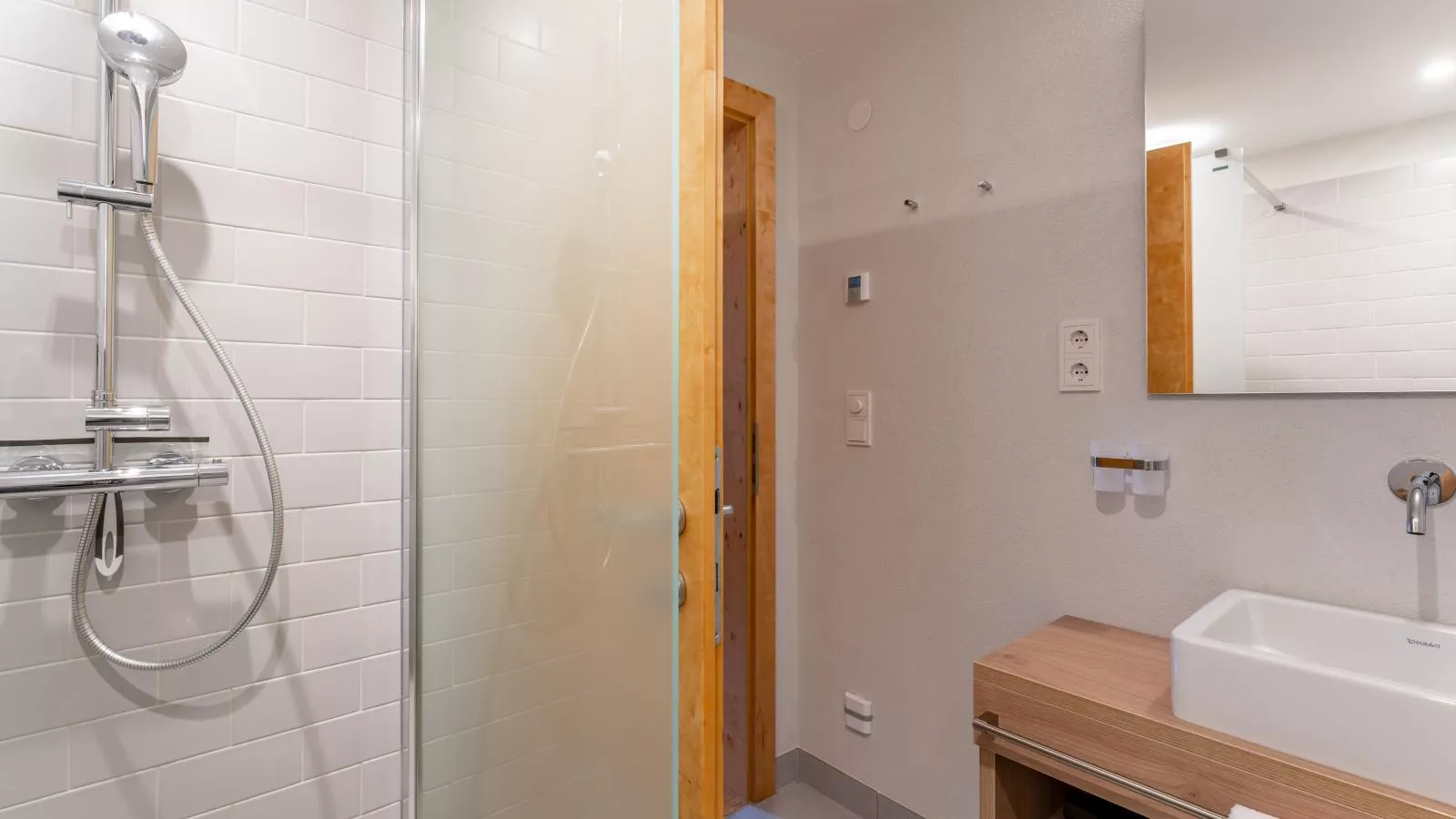 Haus Aifnerspitze-Bathroom