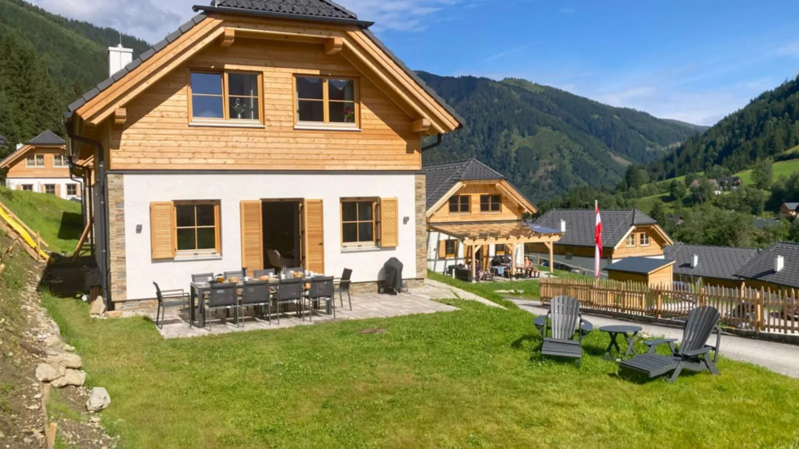 Alpenjoy Lodge-Exterior summer