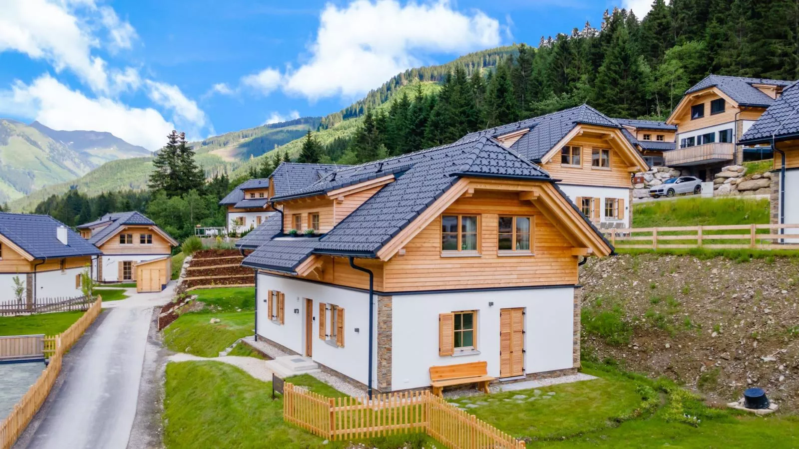 Alpenjoy Lodge-Exterior summer