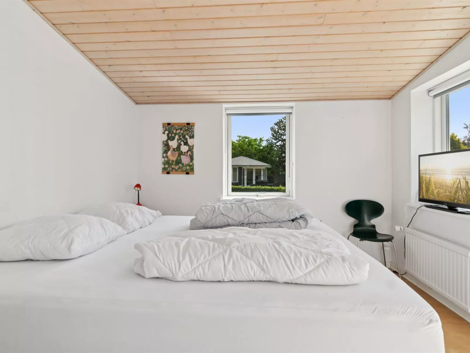 "Dreng" - 250m from the sea-Drinnen