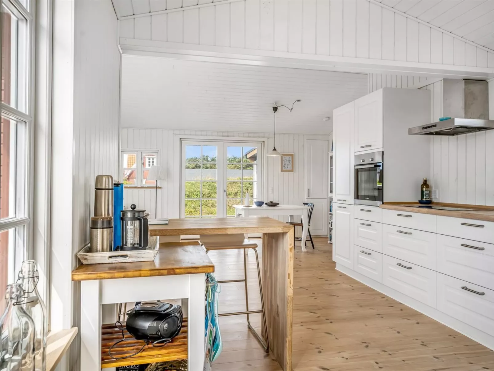 "Thine" - 250m from the sea-Dedans