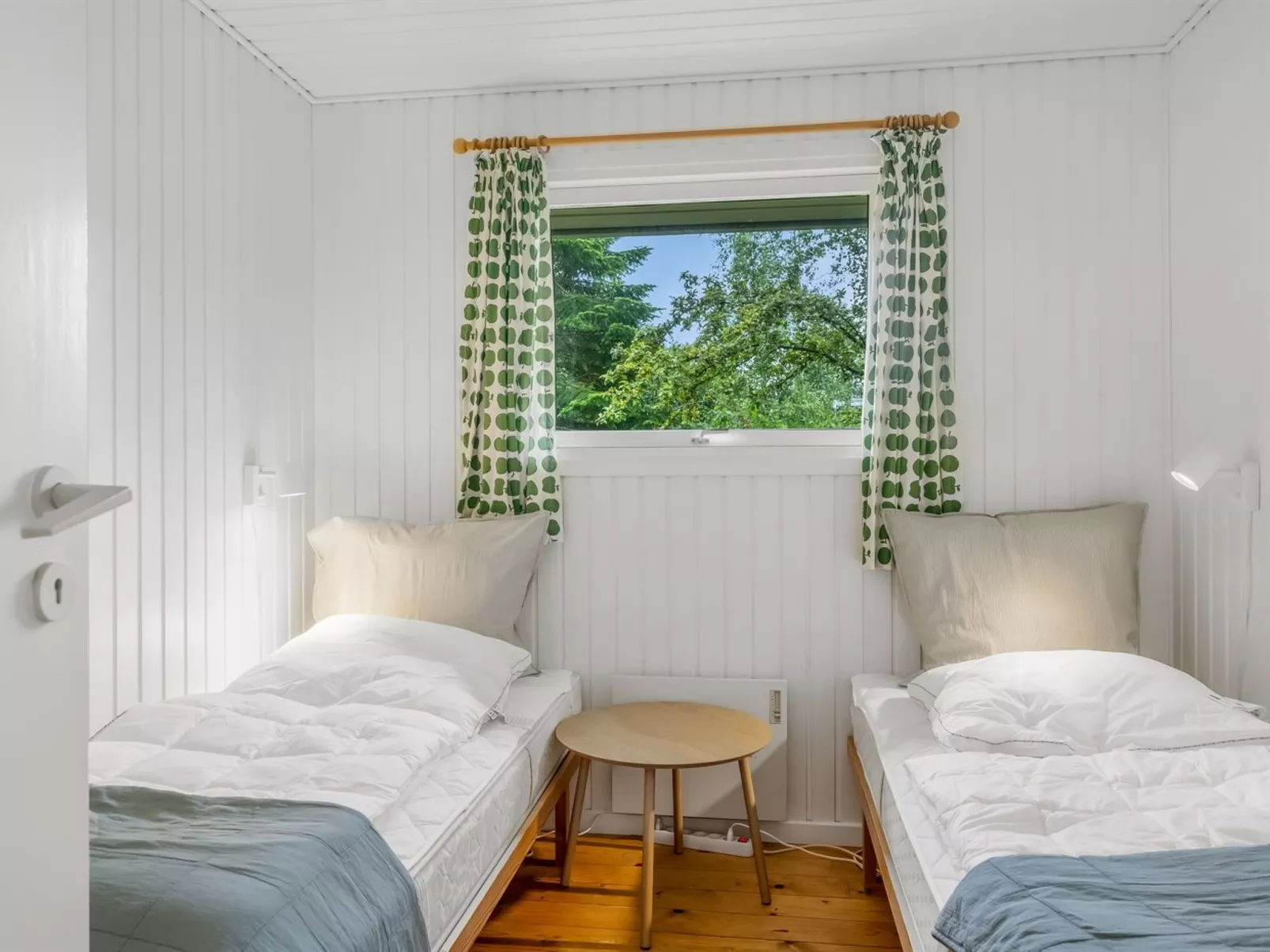 "Ivar" -  from the sea-Drinnen