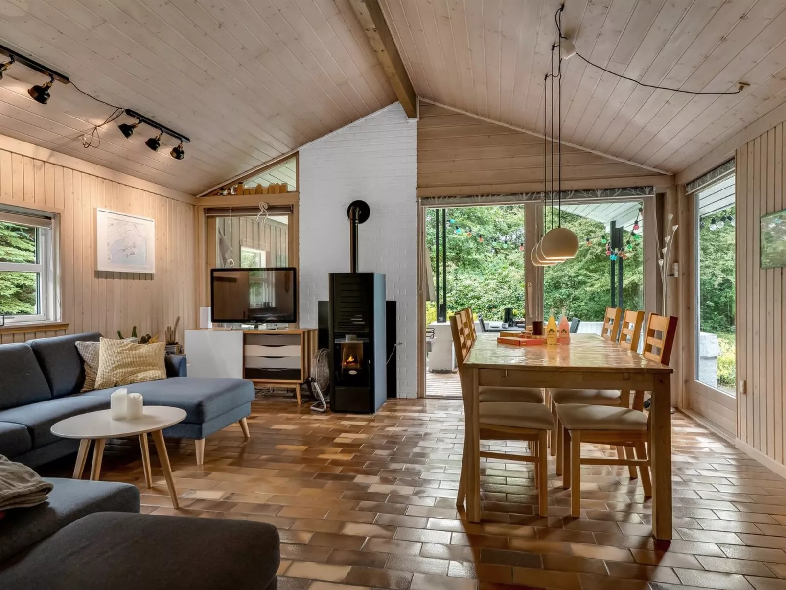 "Ginette" - 400m to the fjord-Dedans