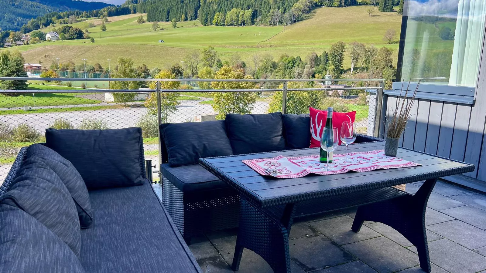 Winzerchalet-Terrasse/Balkon