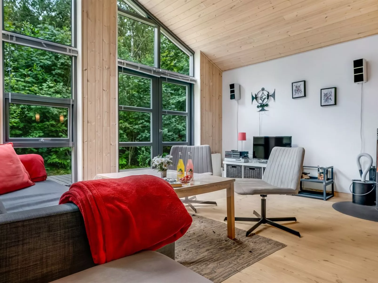 "Suna" -  from the sea-Inside