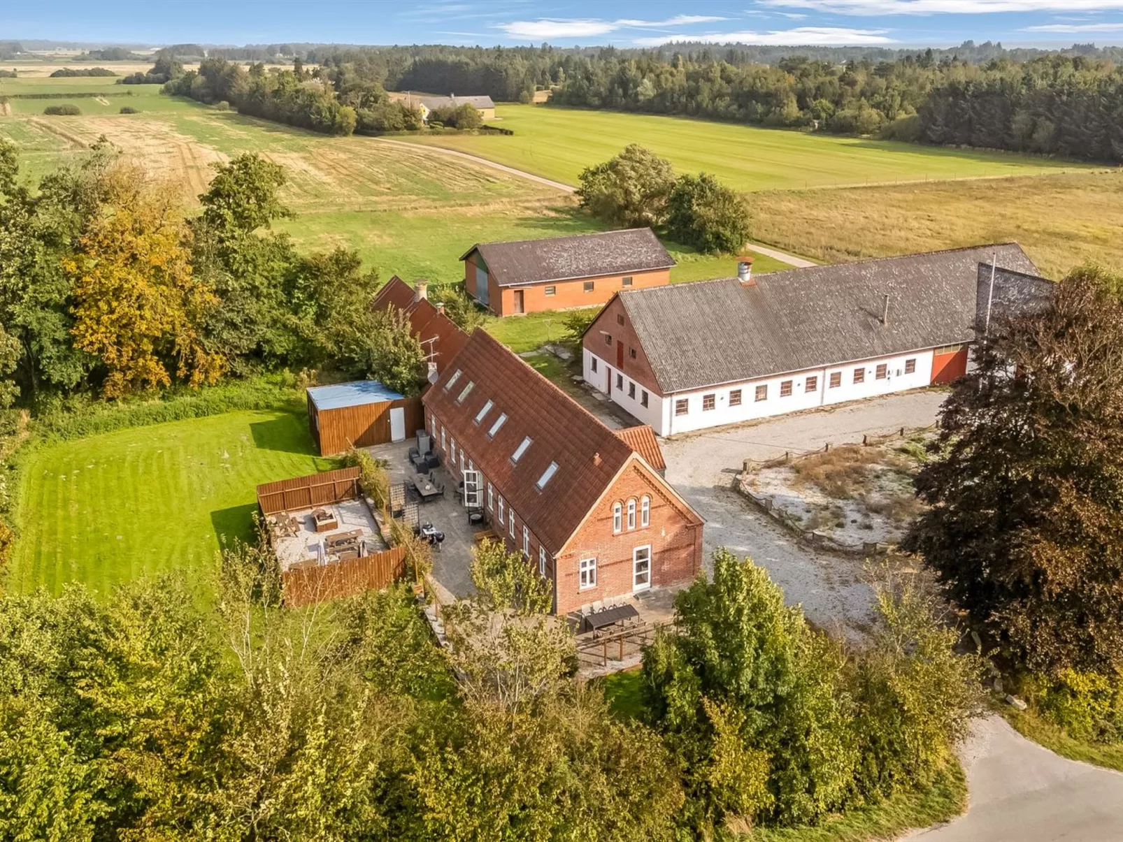 "Har" - 1.2km from the sea-Outside