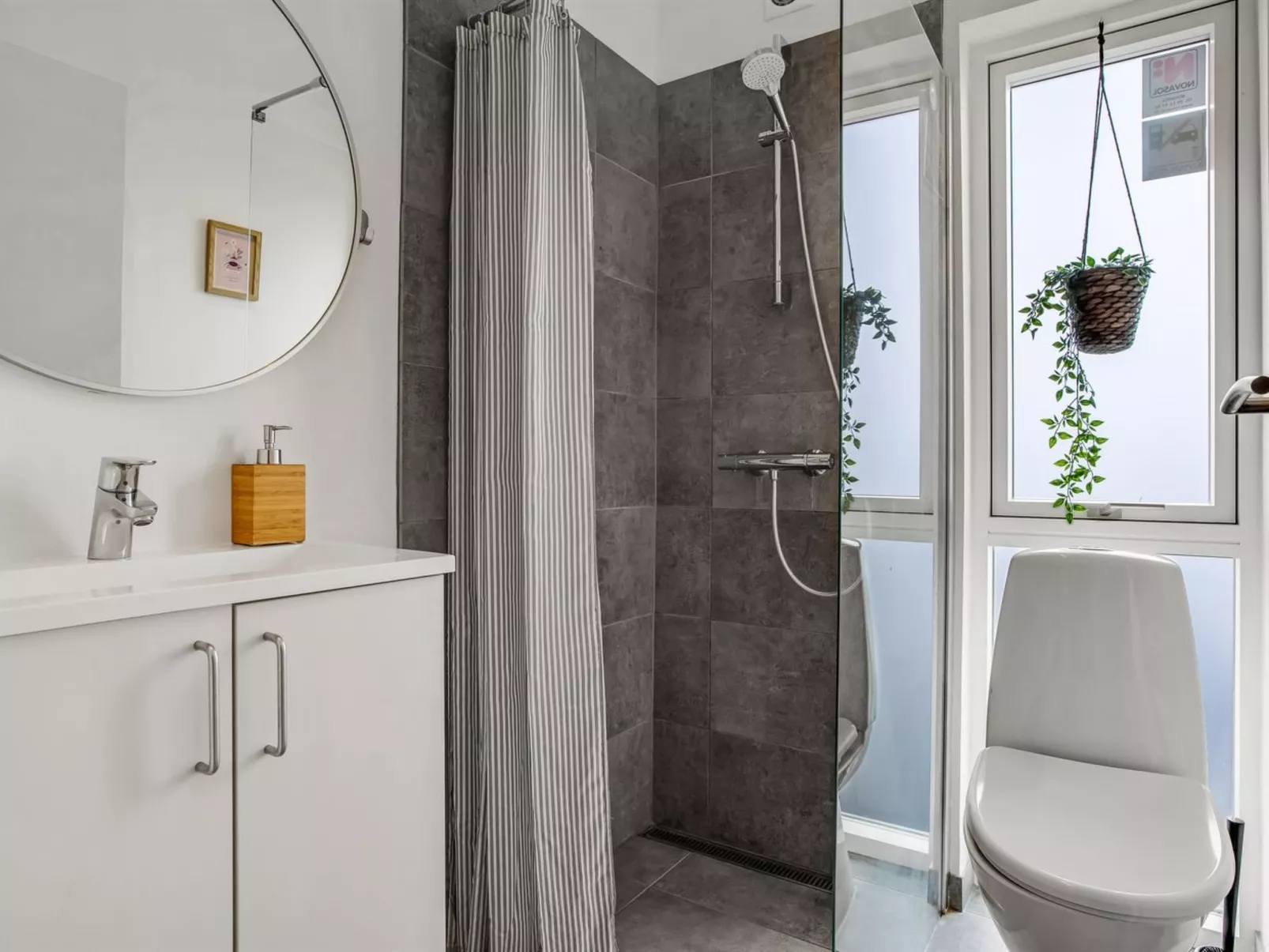 "Sigrun" - 300m from the sea-Drinnen