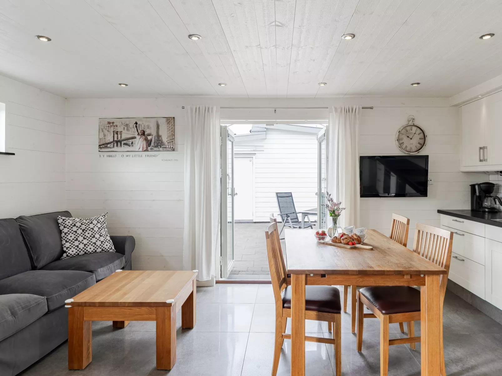 Östra Stranden-Drinnen