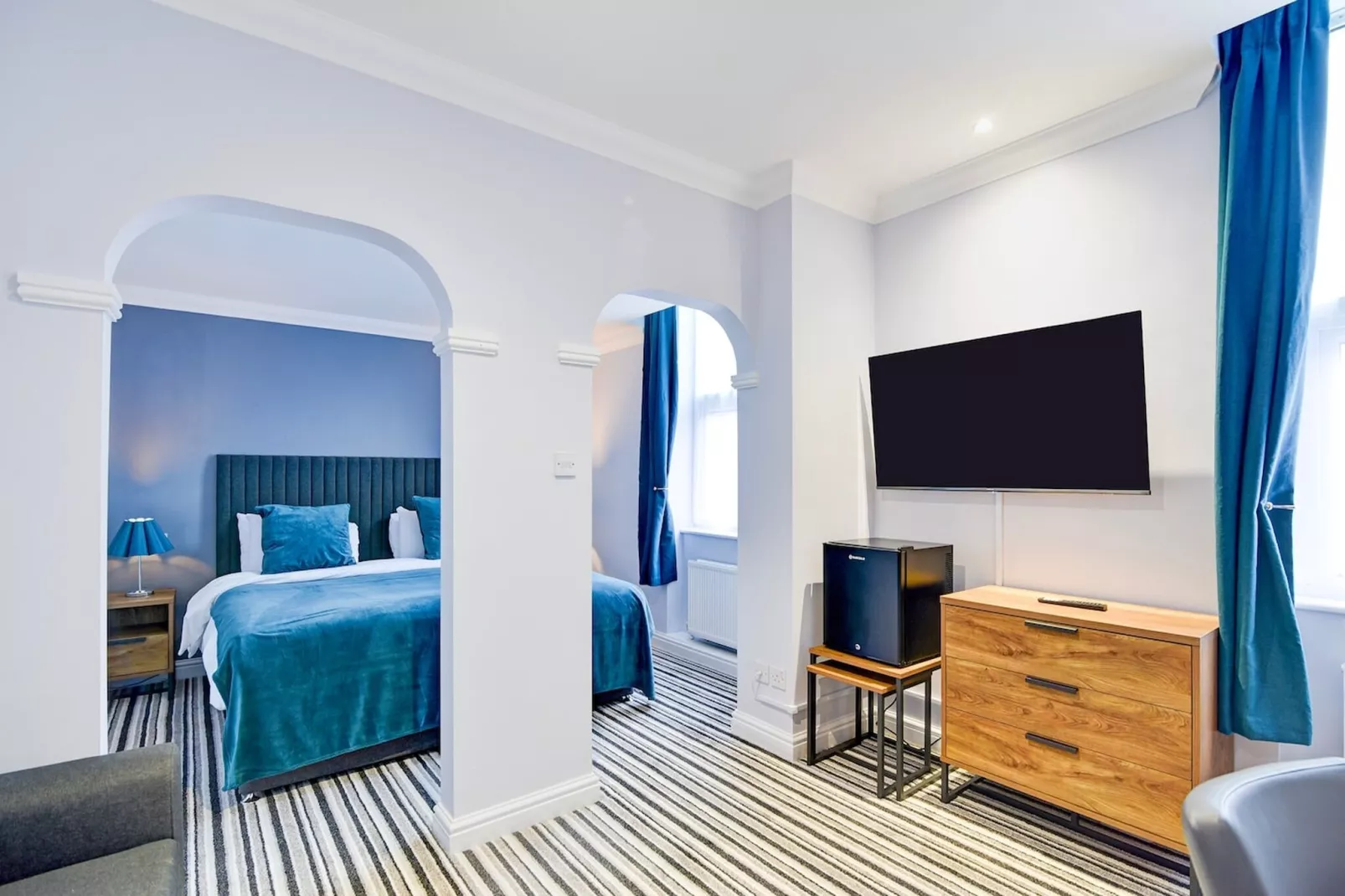 UA Twin Wet Room-Bedroom