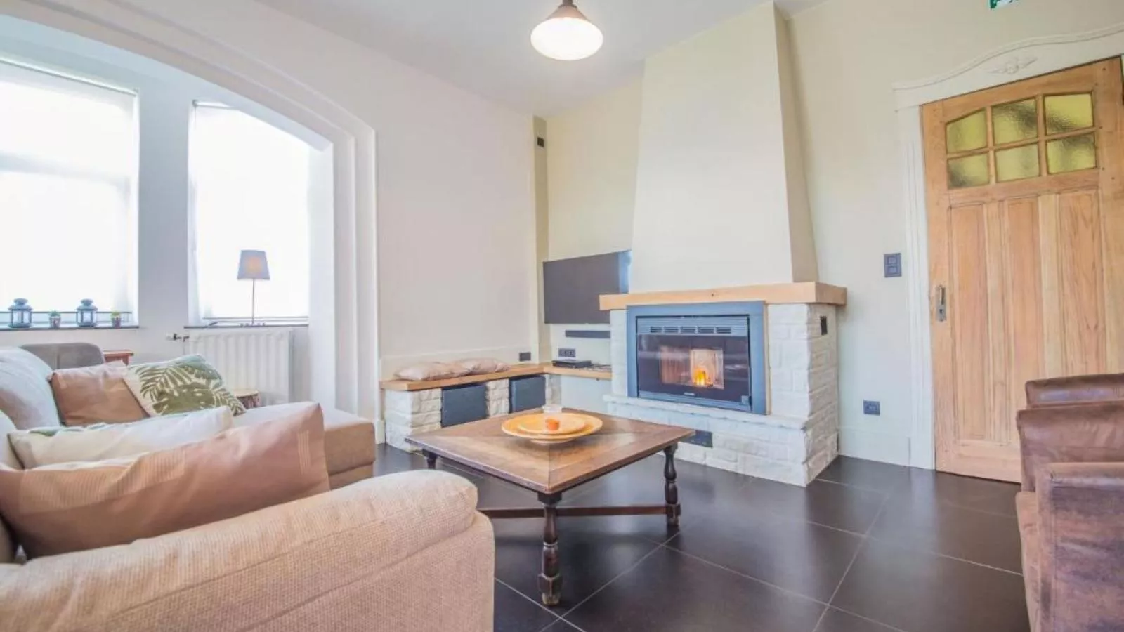 Ma Dame Jeanne-Living room