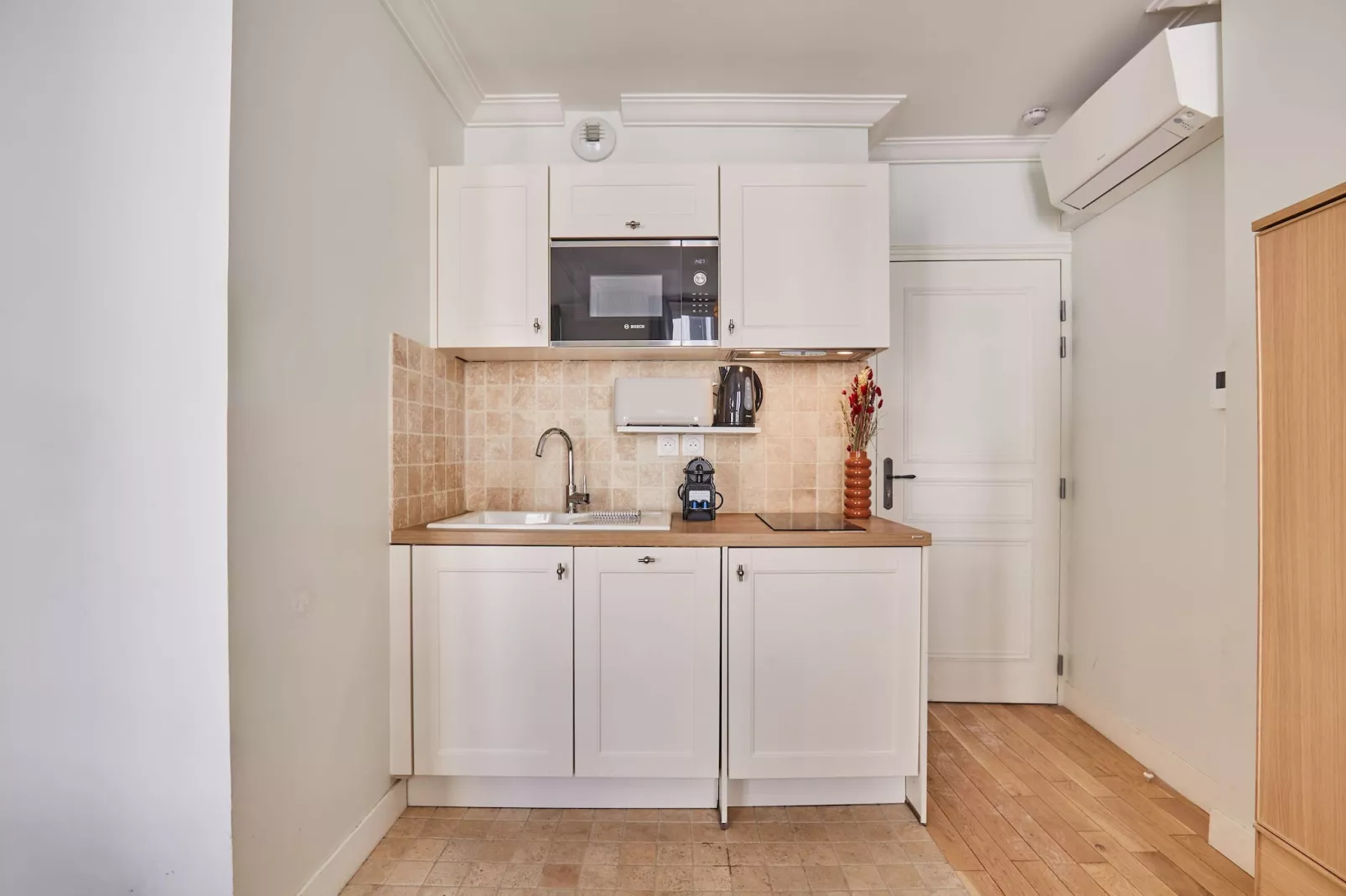 CHENIER 8 NEW-Non tagué