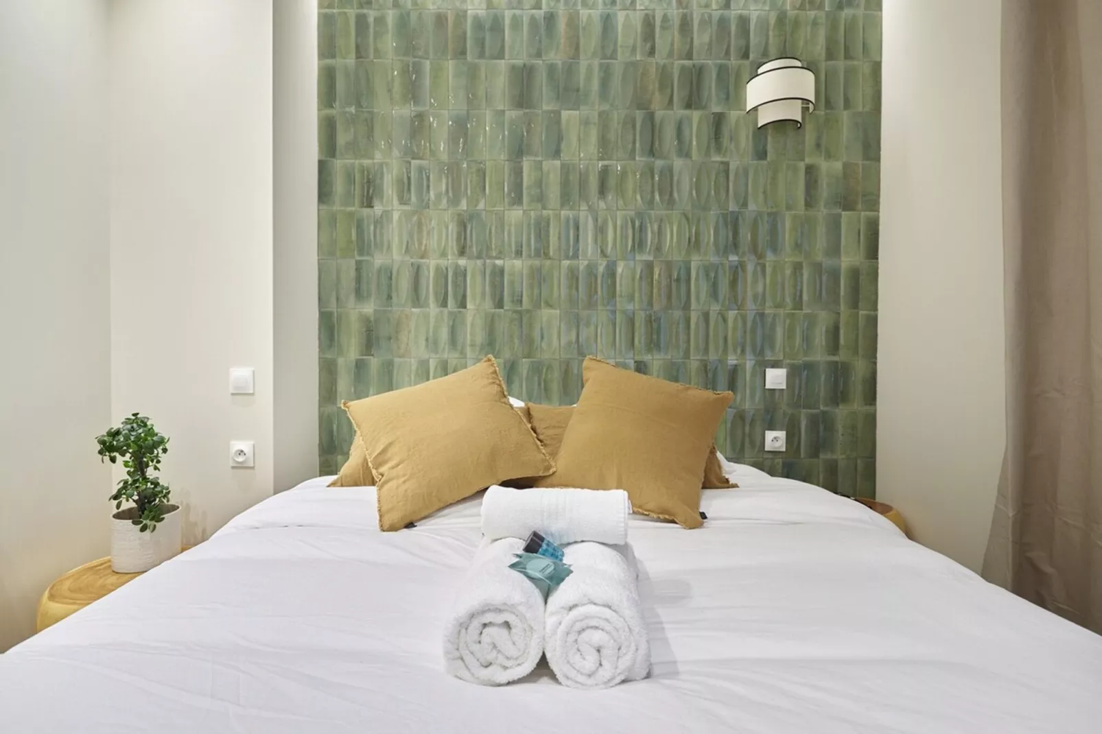 MONTMORENCY 1 NEW-Untagged