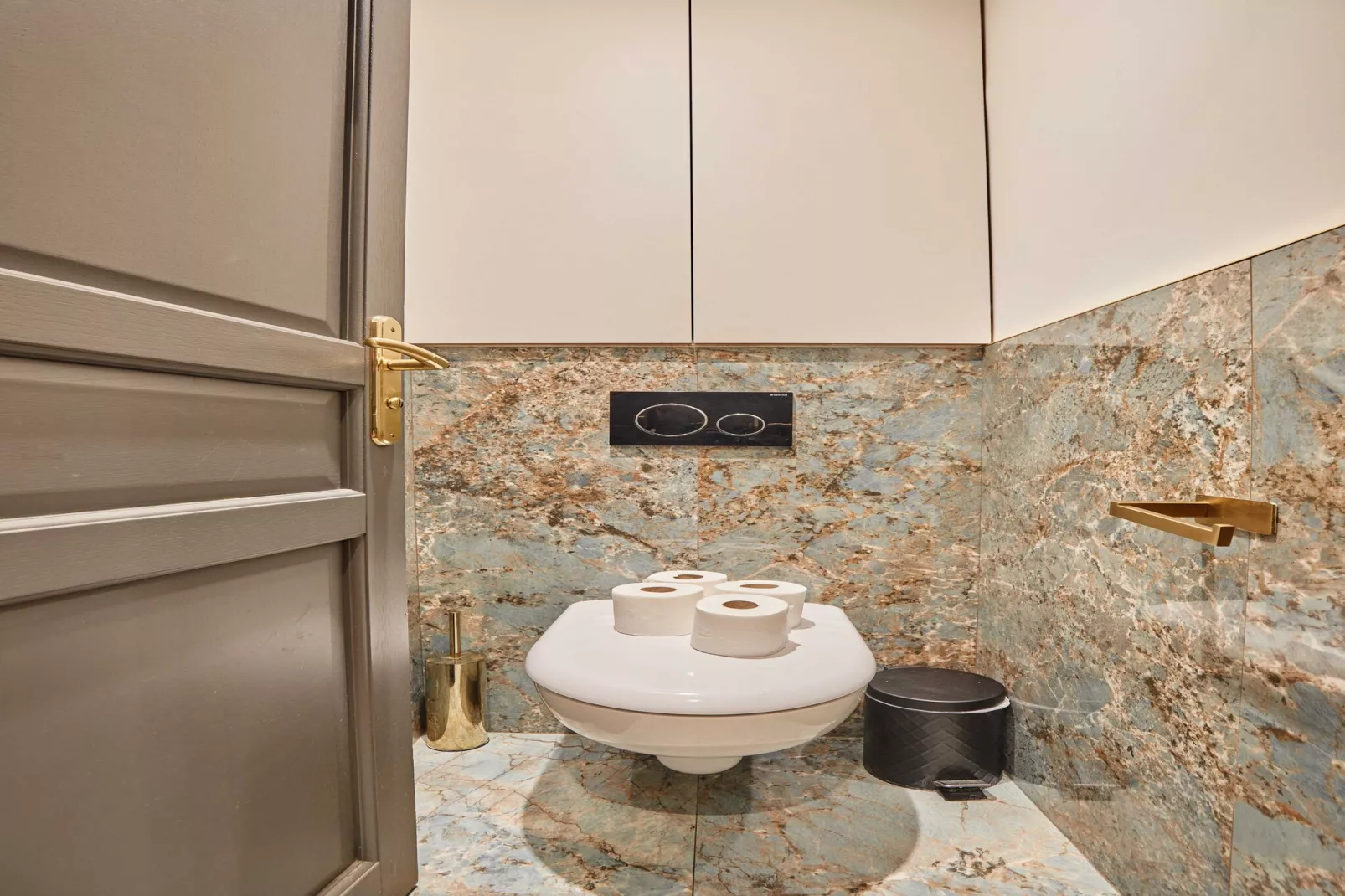 COLISEE C-Image-tags.