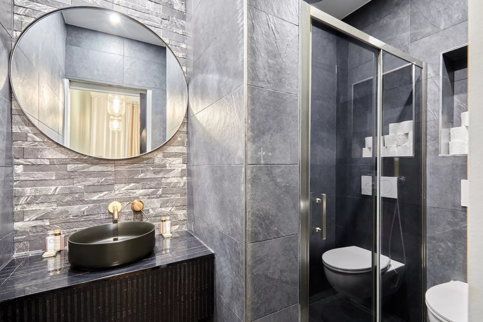 MONTMARTRE NEW-Nicht zugeordnet