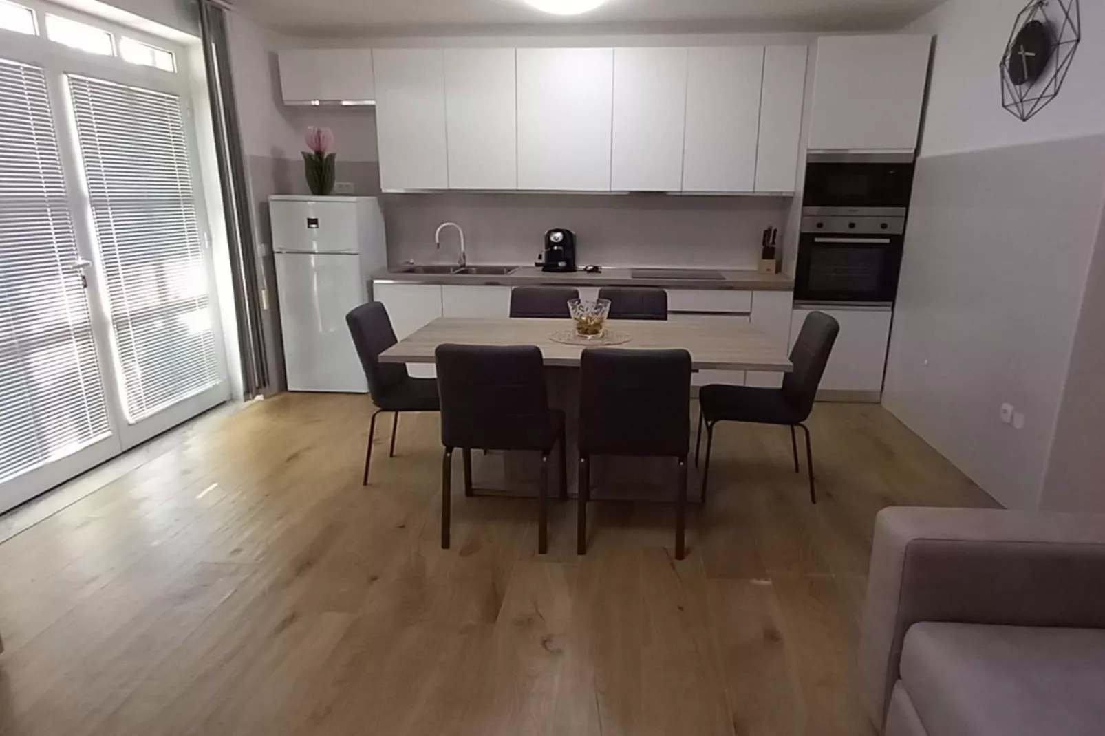 Two Bedroom Apartment With Private Pool-Cuisine