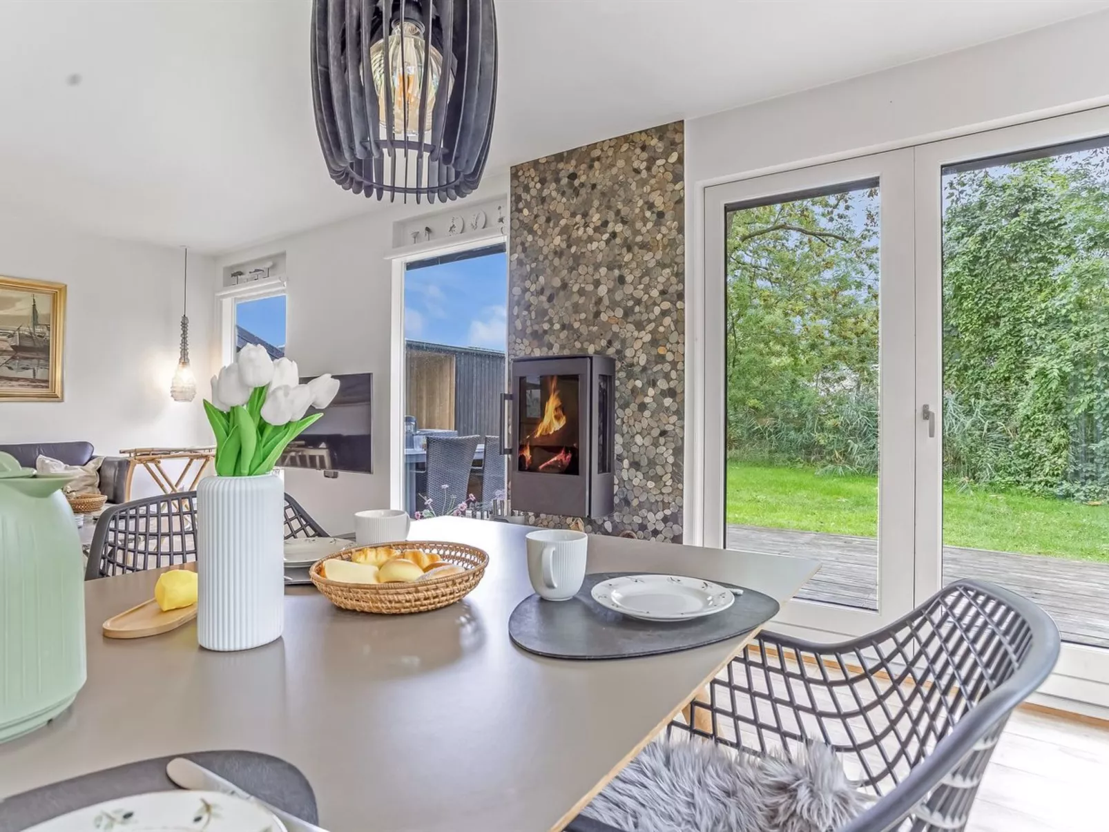 "Litle" - 30m from the sea-Drinnen