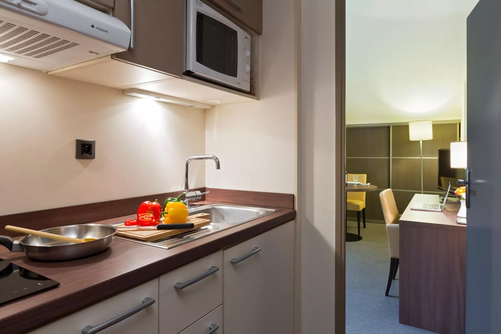 1-Bedroom Apartment park/pool view - LA RESERVE-Küche