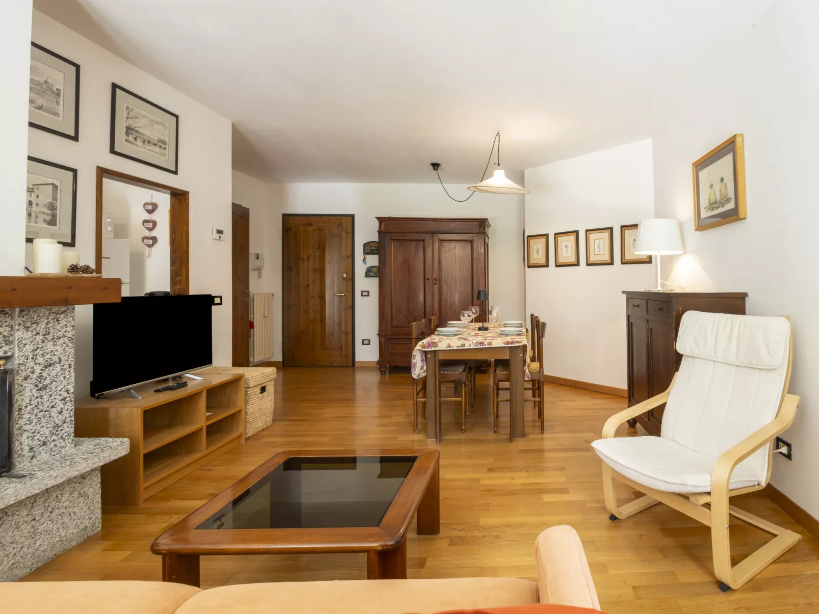 Monte Confinale Garden View-Drinnen