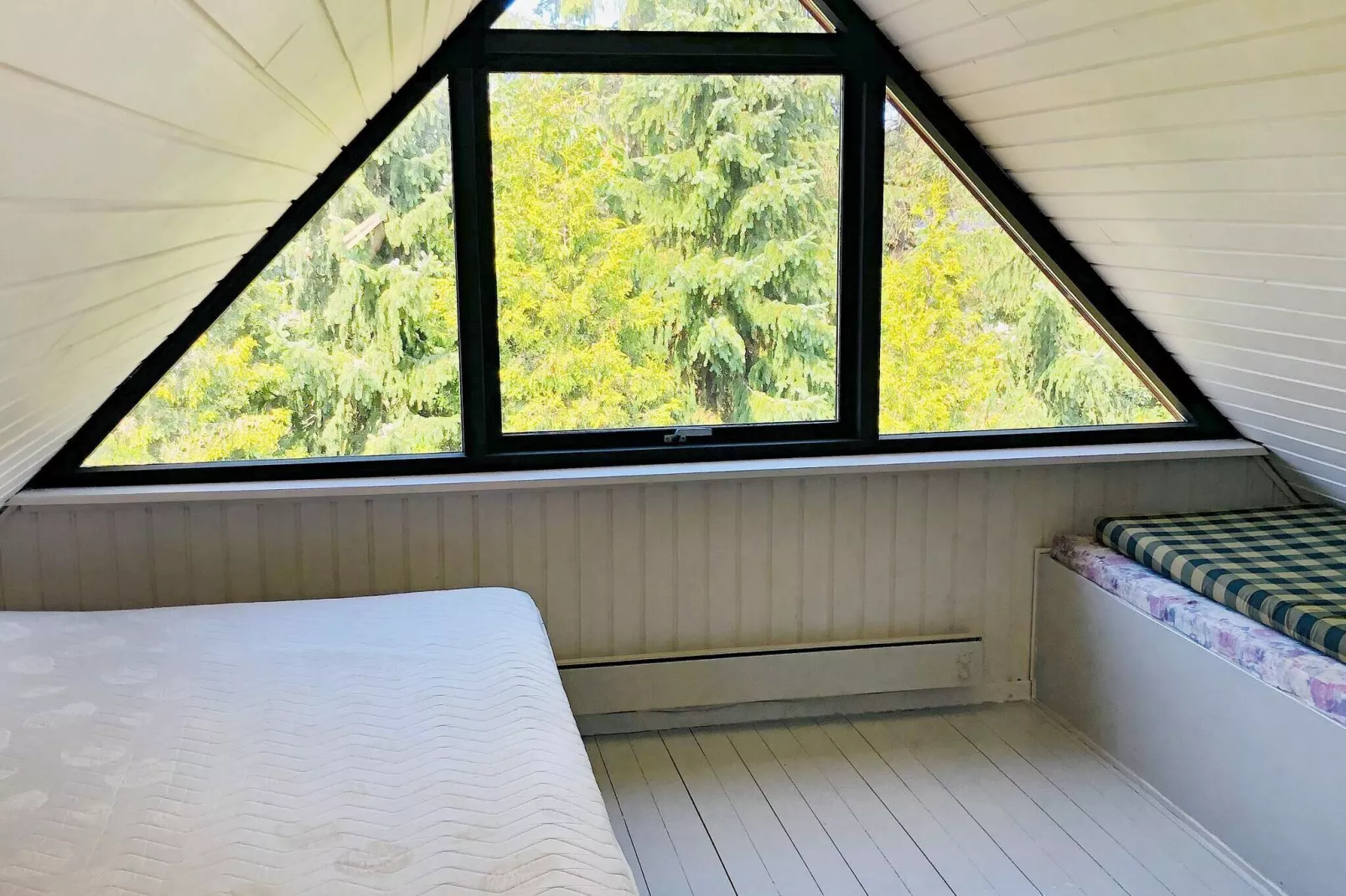 5 person holiday home in Glesborg-Indoor