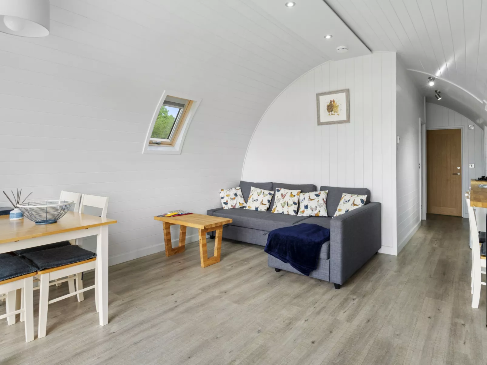 The Chicken Coop-Dedans