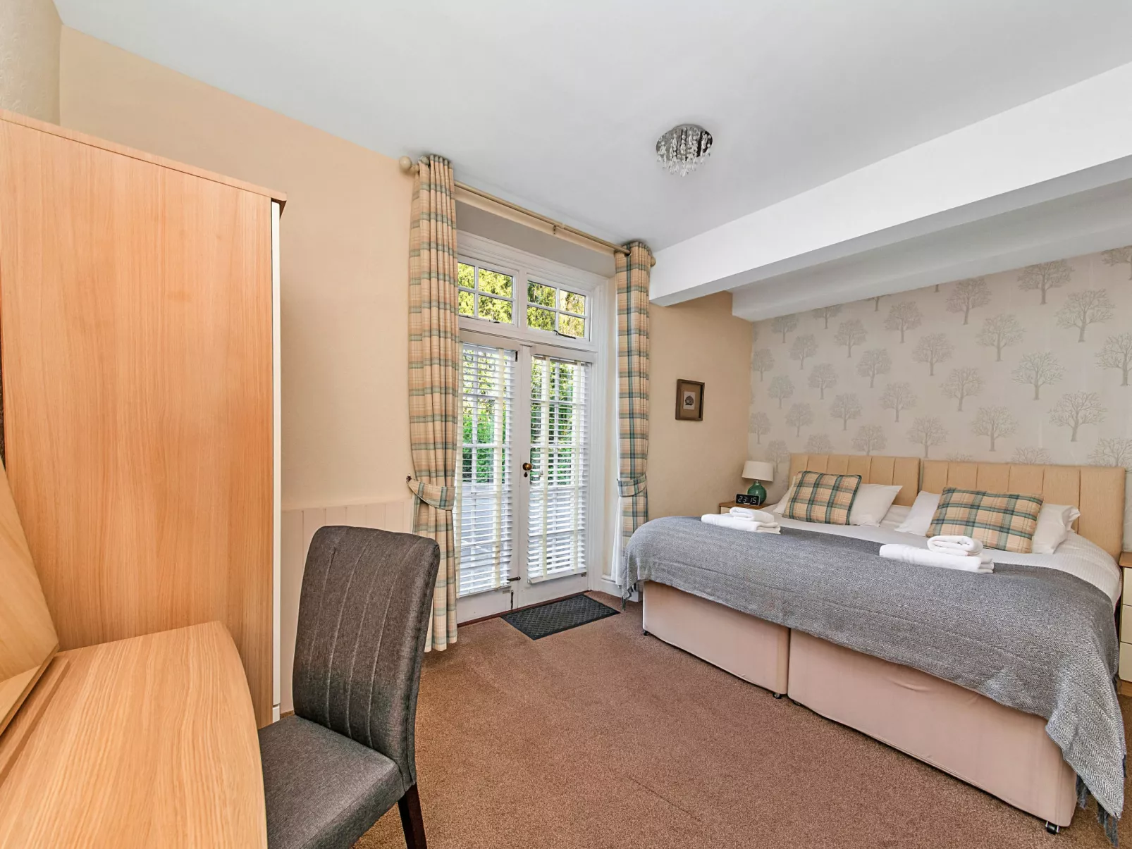 Kilburn Hall Apt-Inside