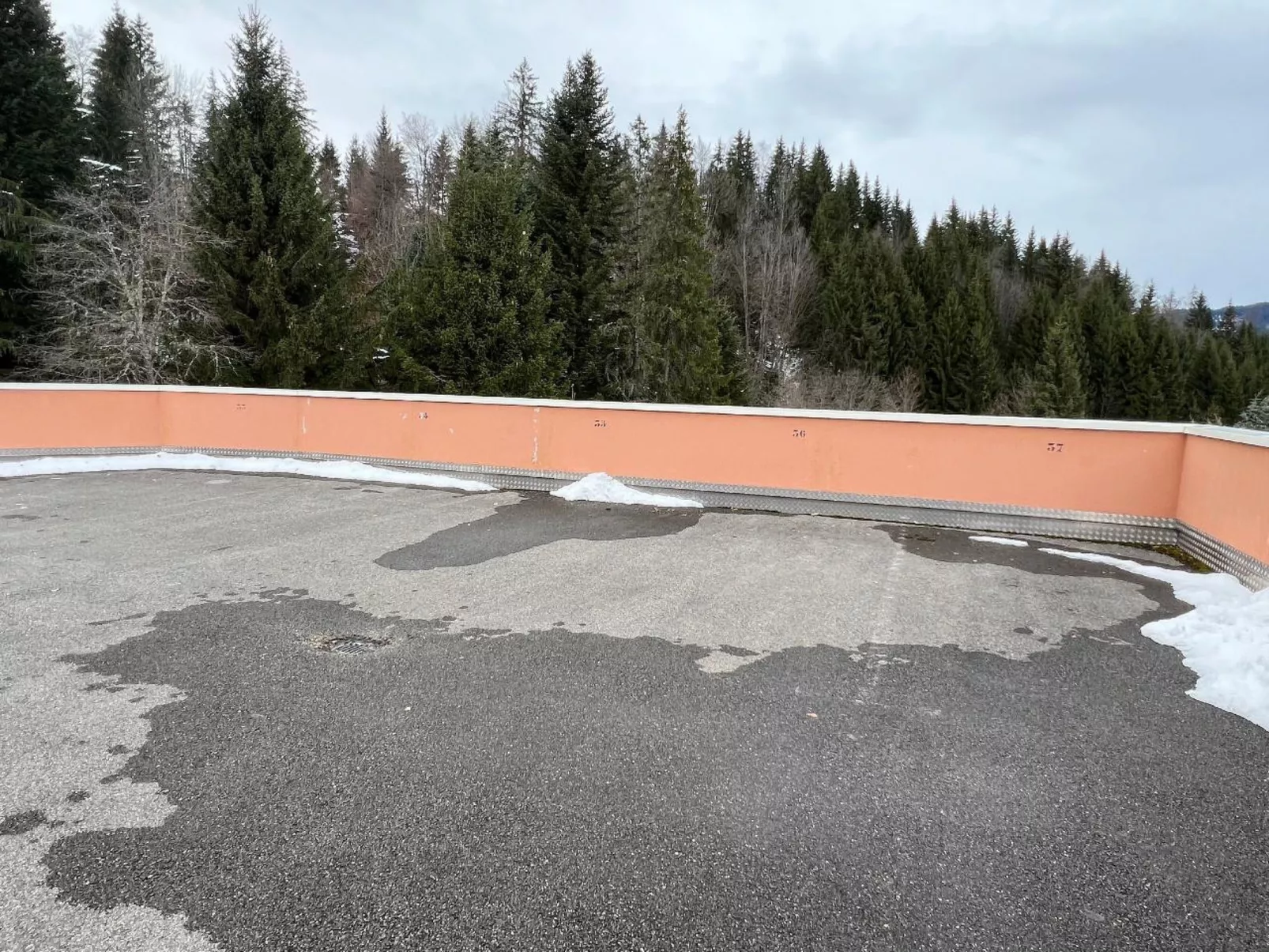 Grand Morillon-Drinnen