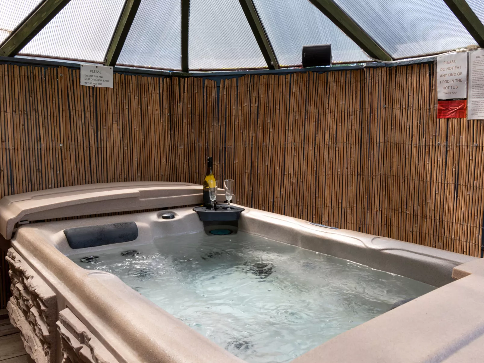 The Grove Annexe-Dedans