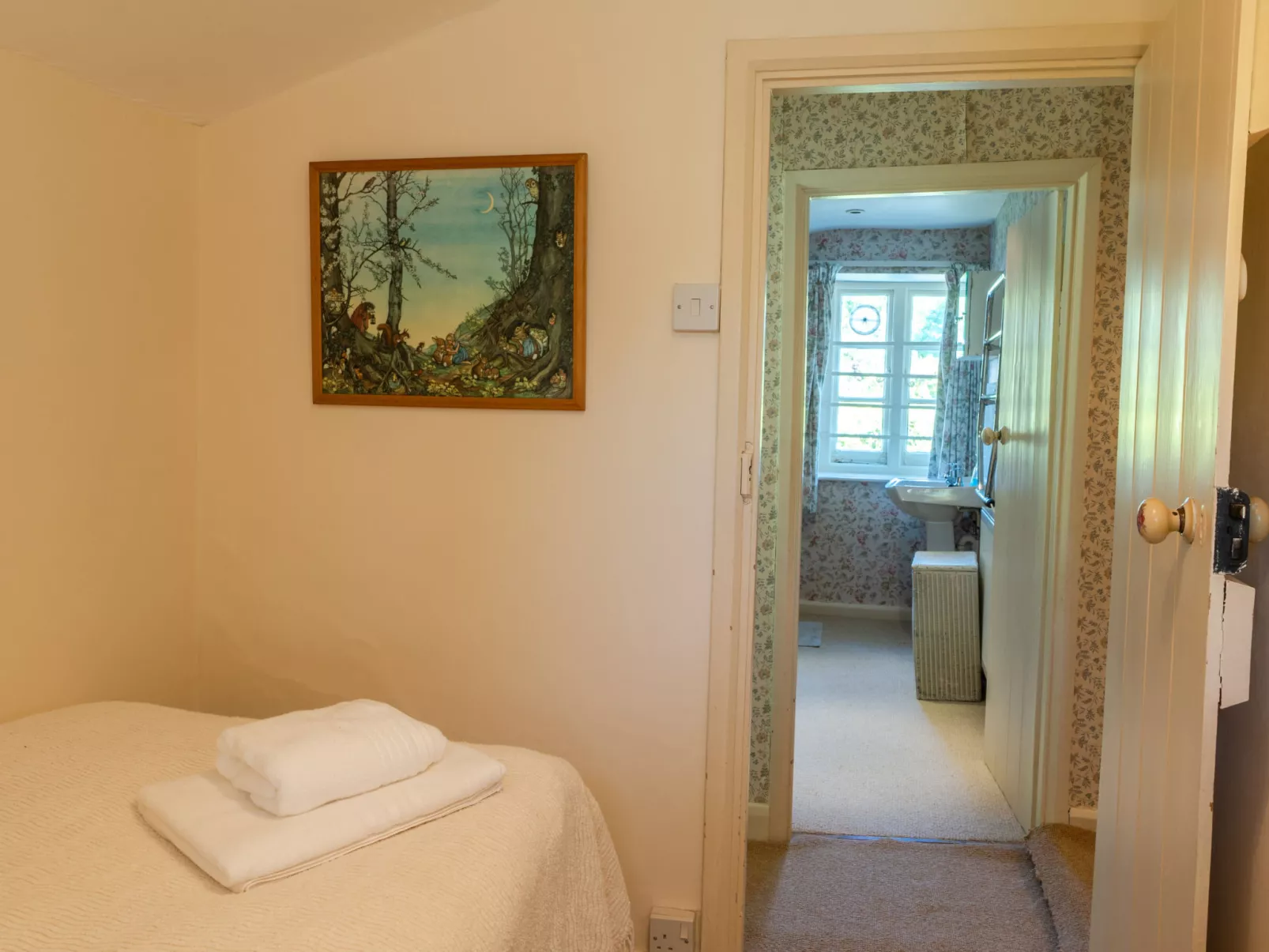 Valley Cottage-Dedans