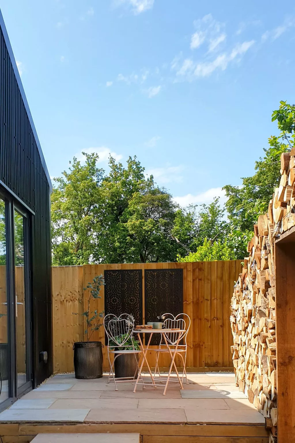 Blackbarn Wood-Dehors