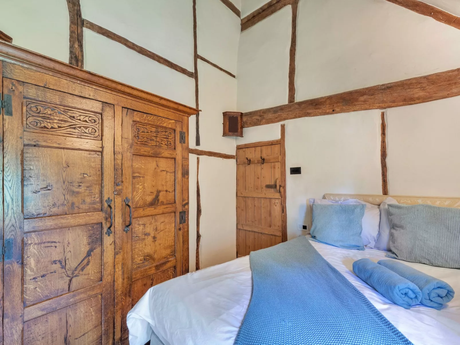 Sandhill Cottage with Hot Tub-Inside