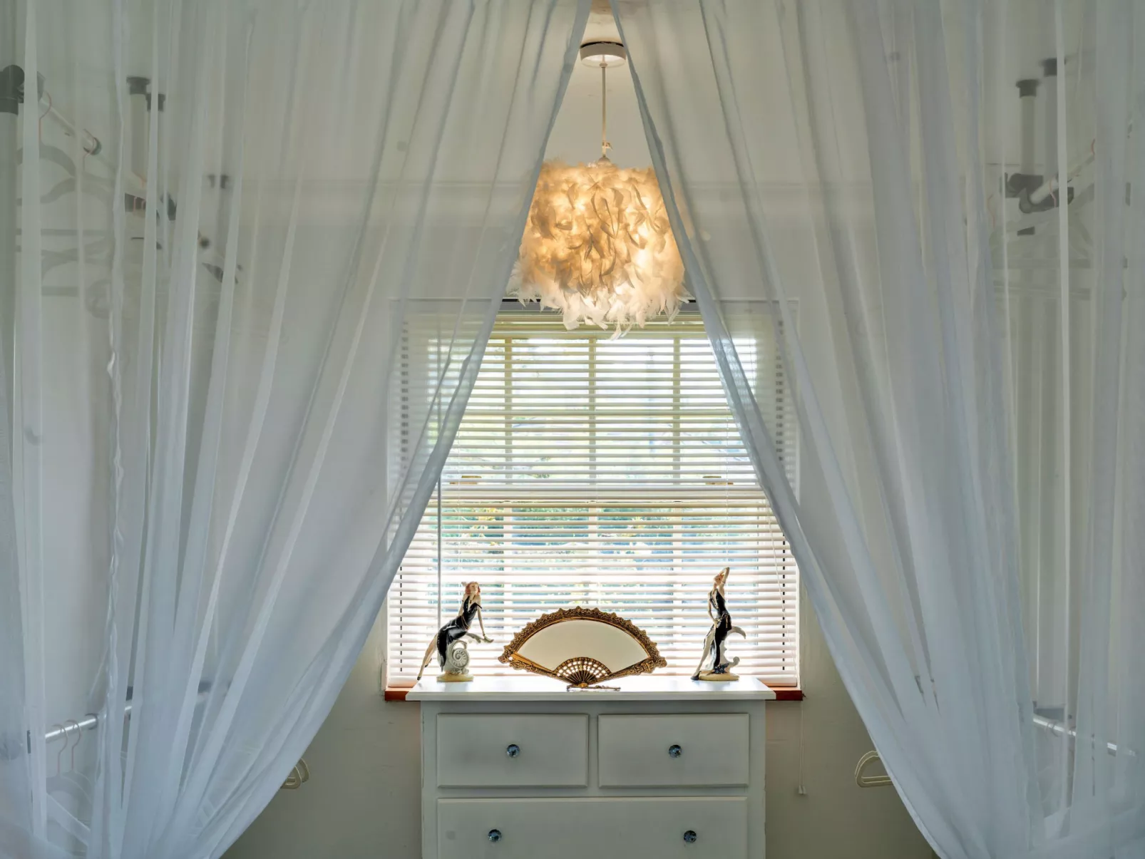 Nicely Tucked Away Cottage-Inside