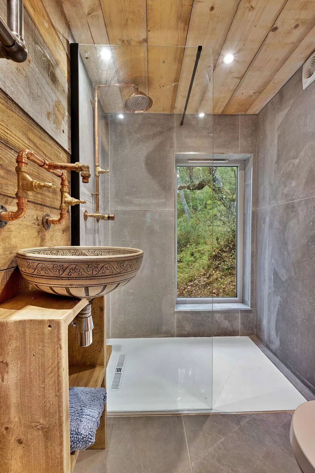 Cosagach Falls Cabin-Dedans