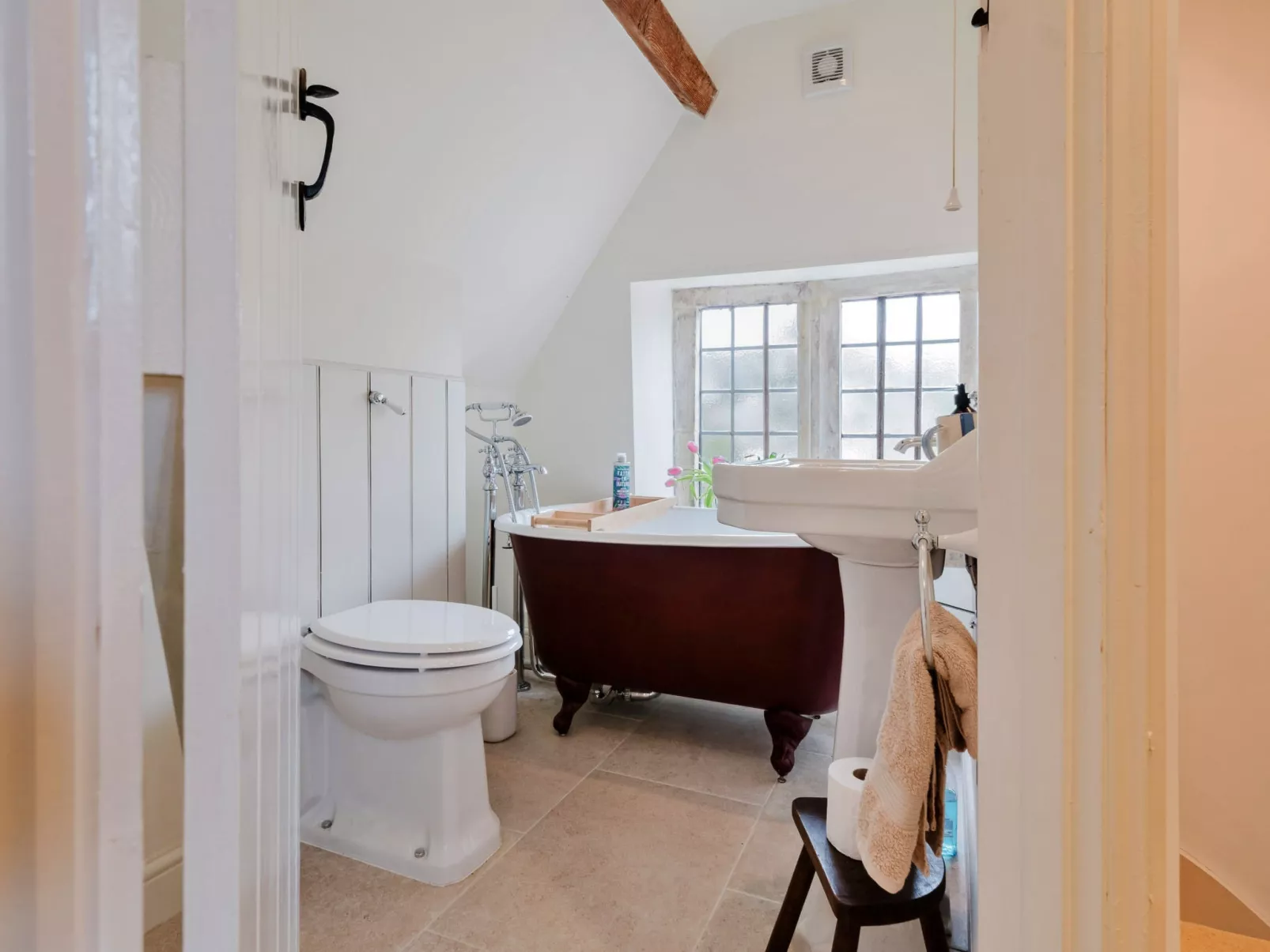 Courtside Cottage-Dedans