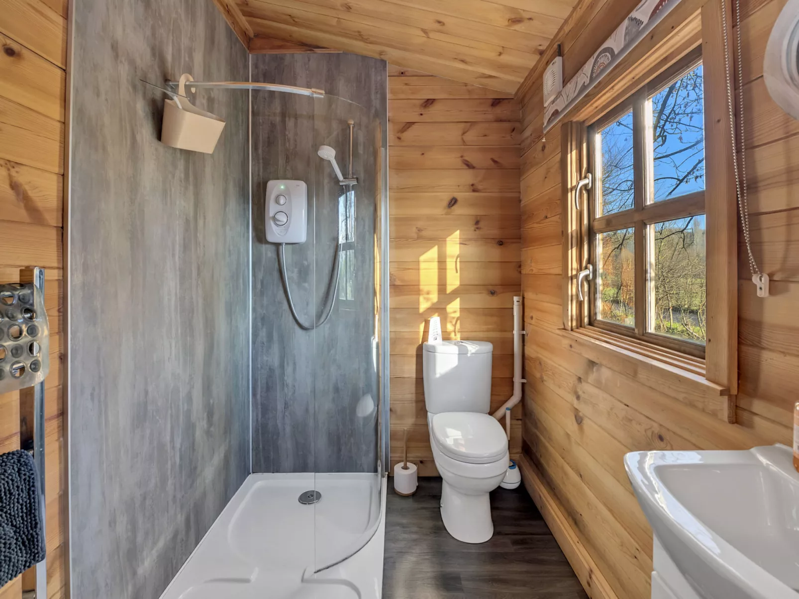 Woodland Lodge-Inside