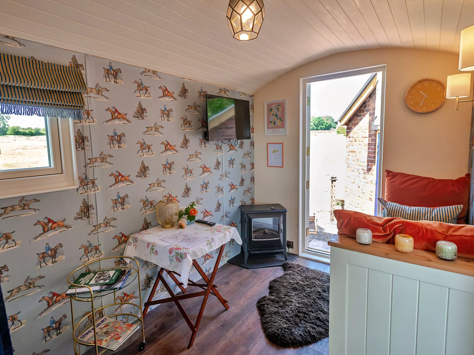 Shrawardine Train Carriage-Dedans