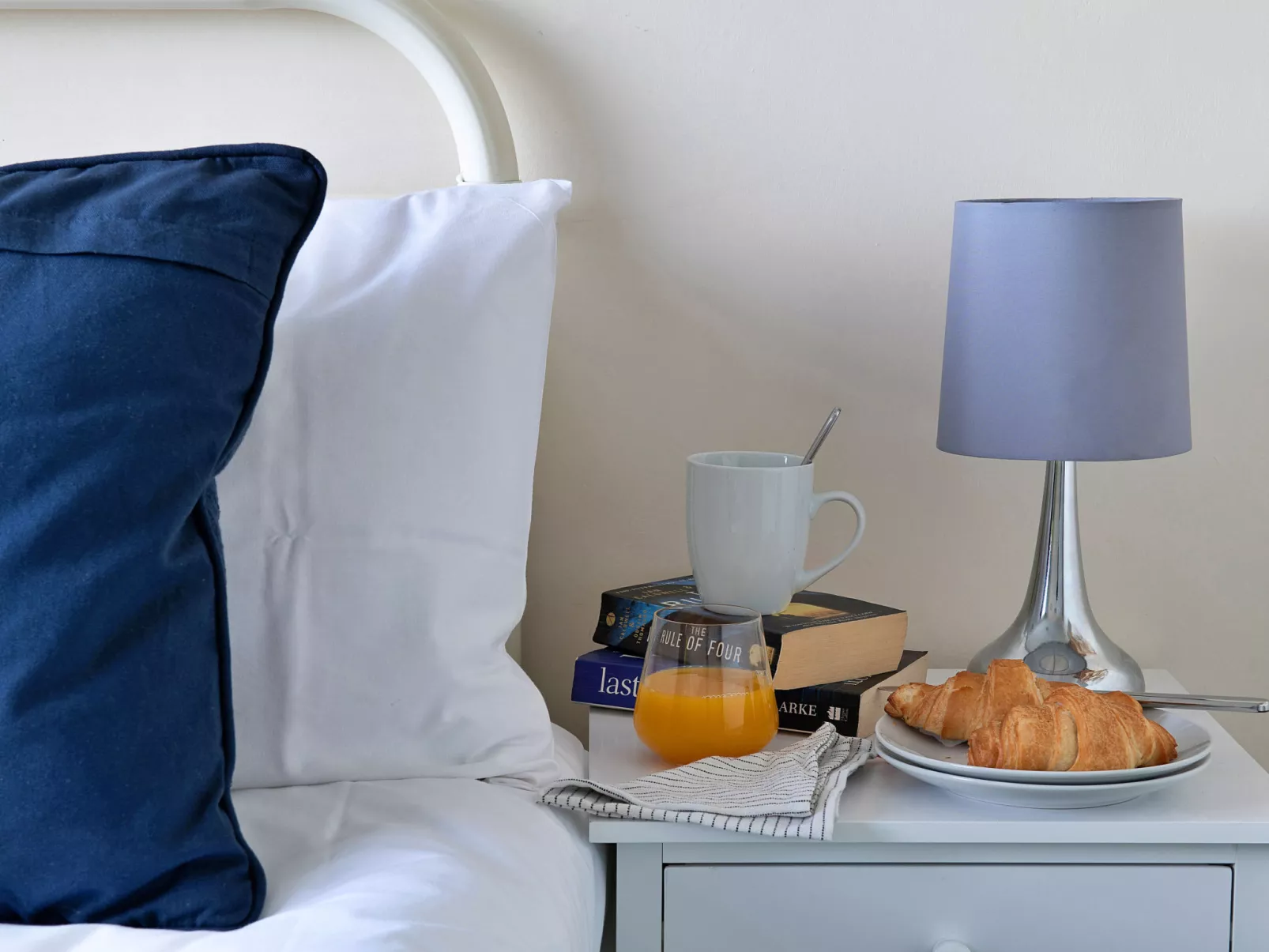 37 Bro Enddwyn-Dedans