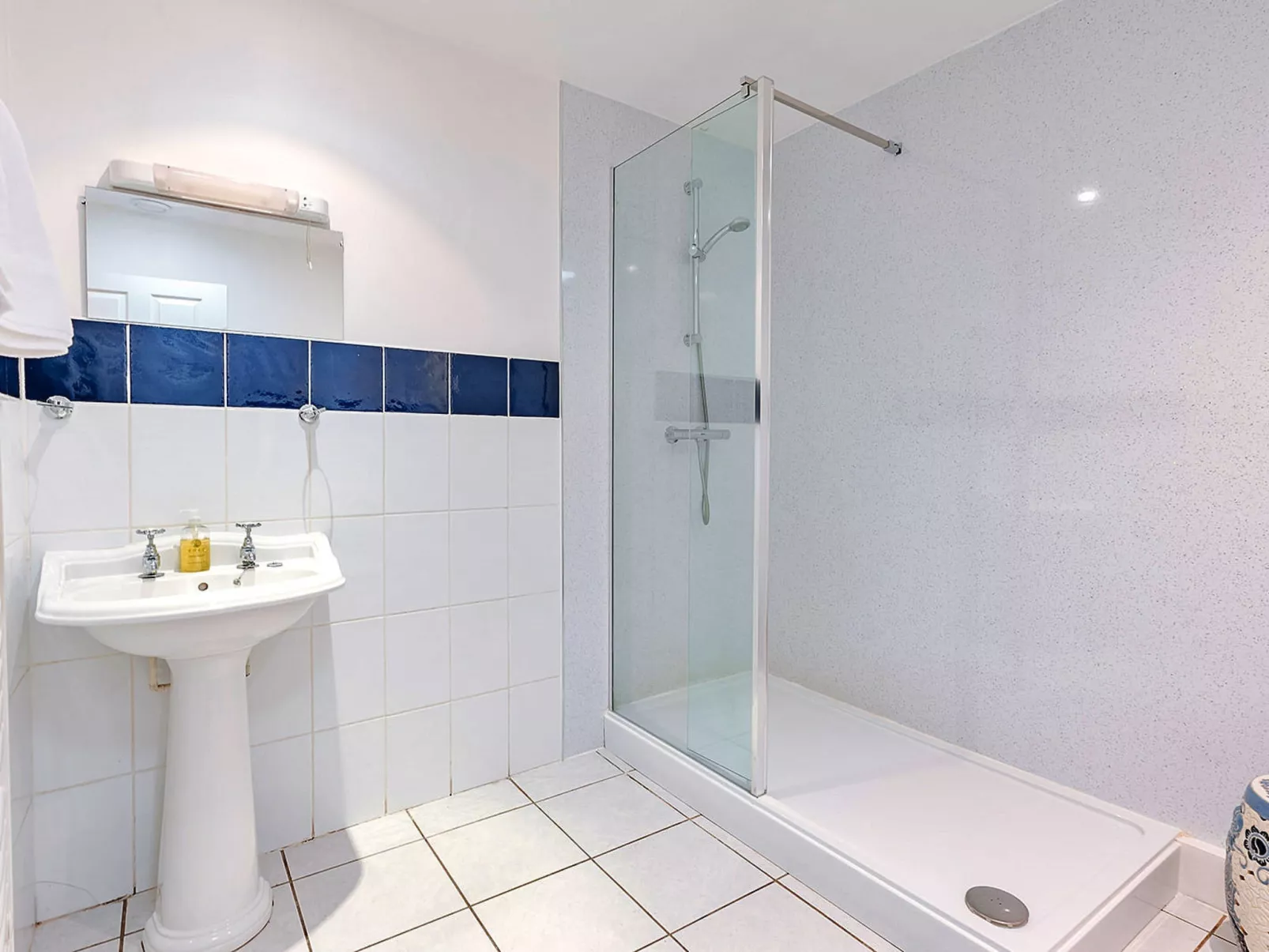 Netley Hall - Peach Tree-Dedans