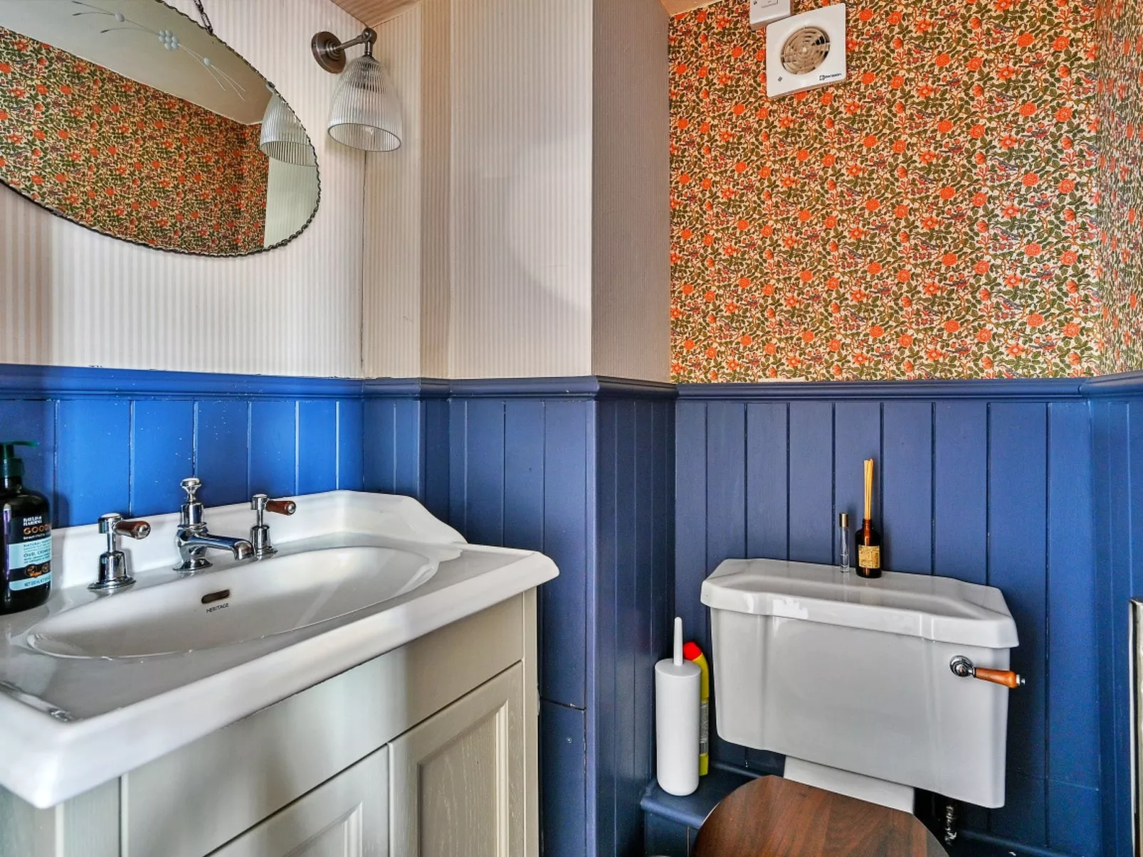 123, High Street-Drinnen